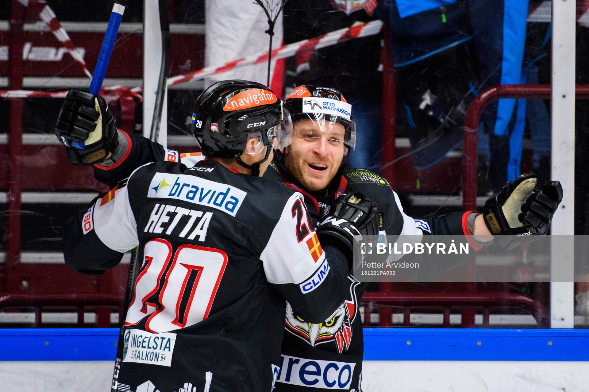 Malmö Redhawks Frederik Storm jublar med Henrik Hetta