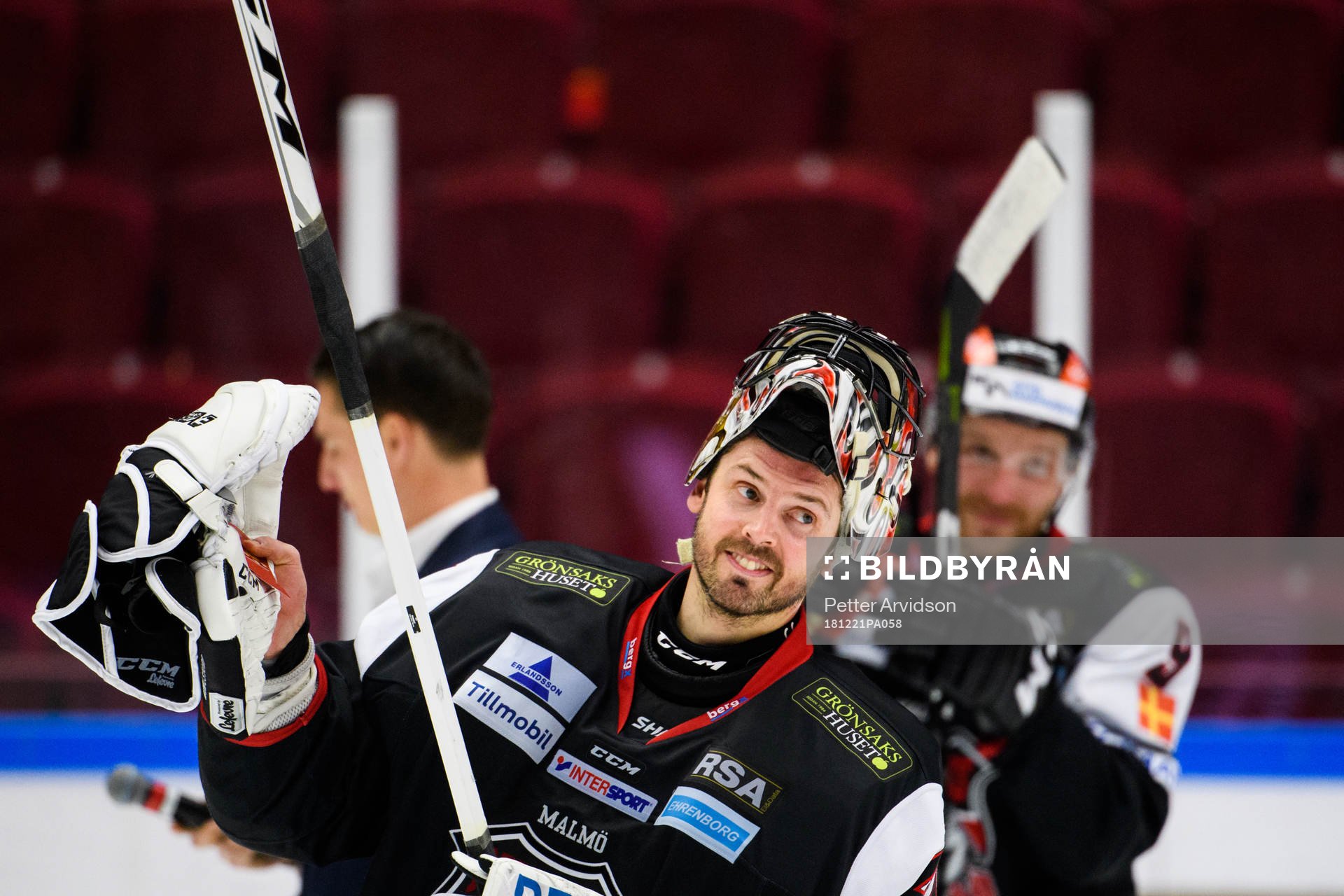 Malmö Redhawks målvakt Cristopher Nihlstorp jublar