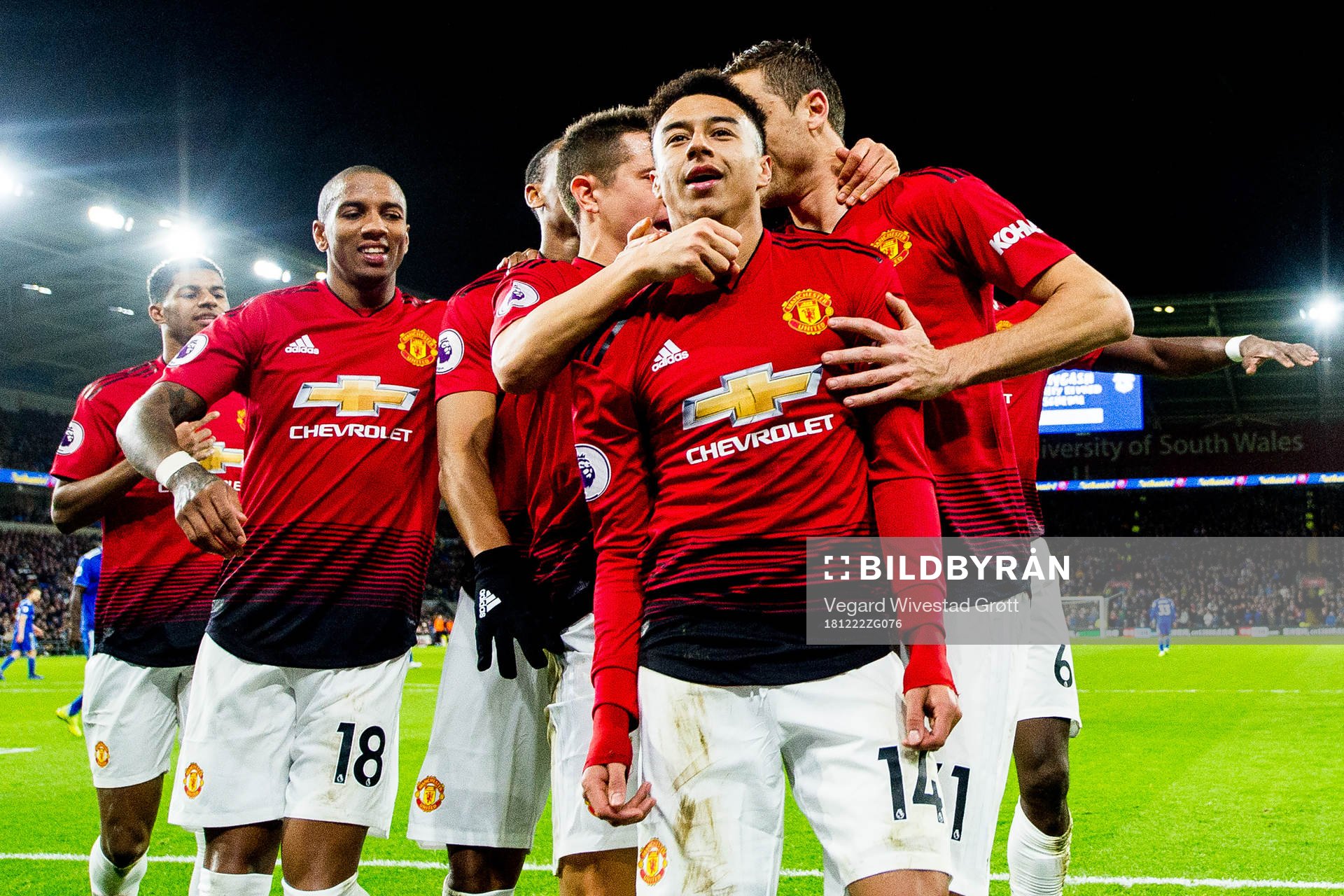 Jesse Lingard of Manchester United celebrates with teammates