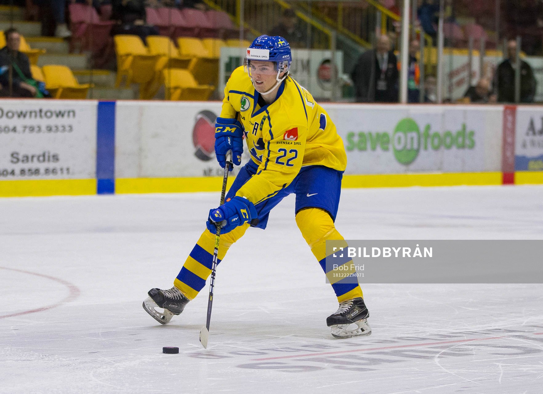 Sweden forward Isac Lundeström (22)