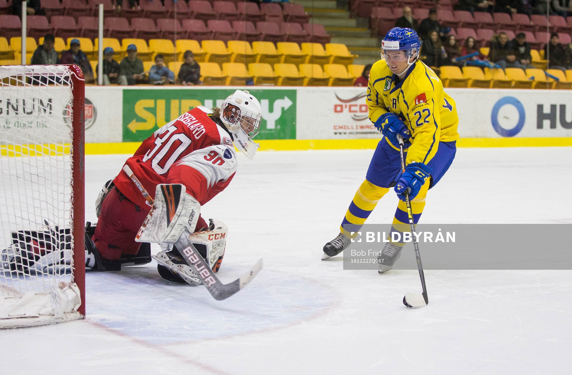 Sweden forward Isac Lundeström (22) shoots