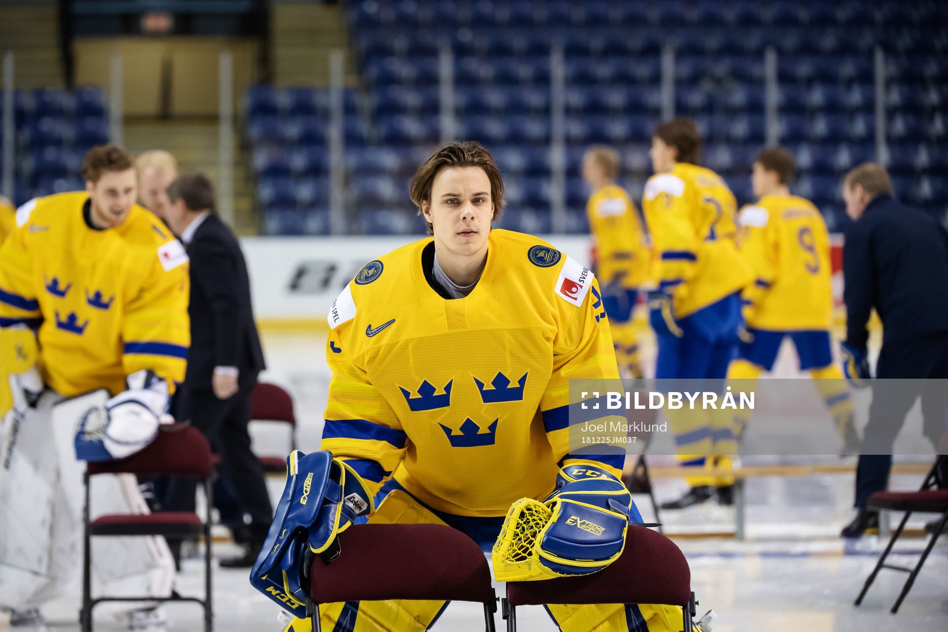 Goaltender Olle Eriksson Ek