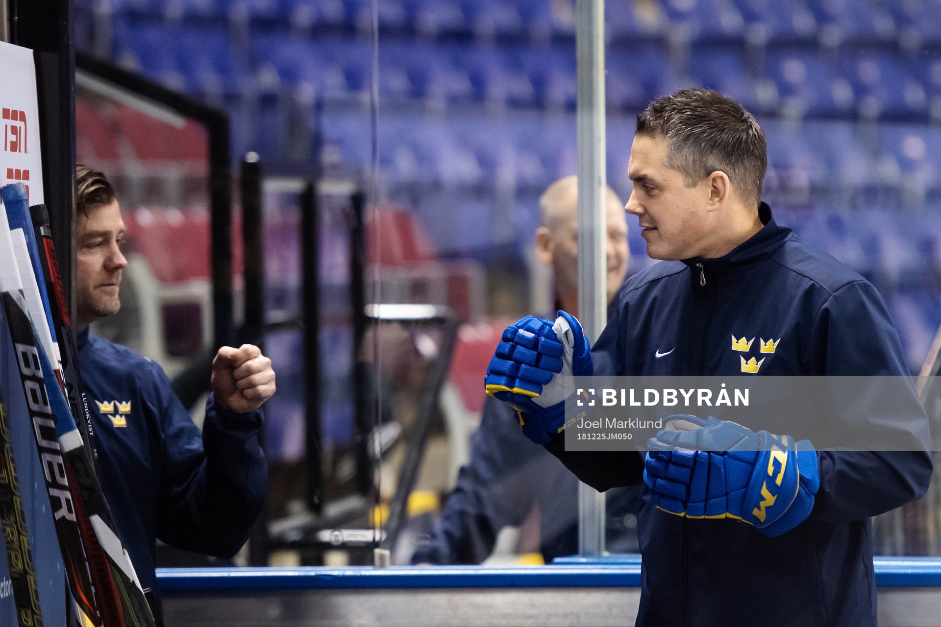 Doctor Ryan Allenby and head coach Tomas Montén
