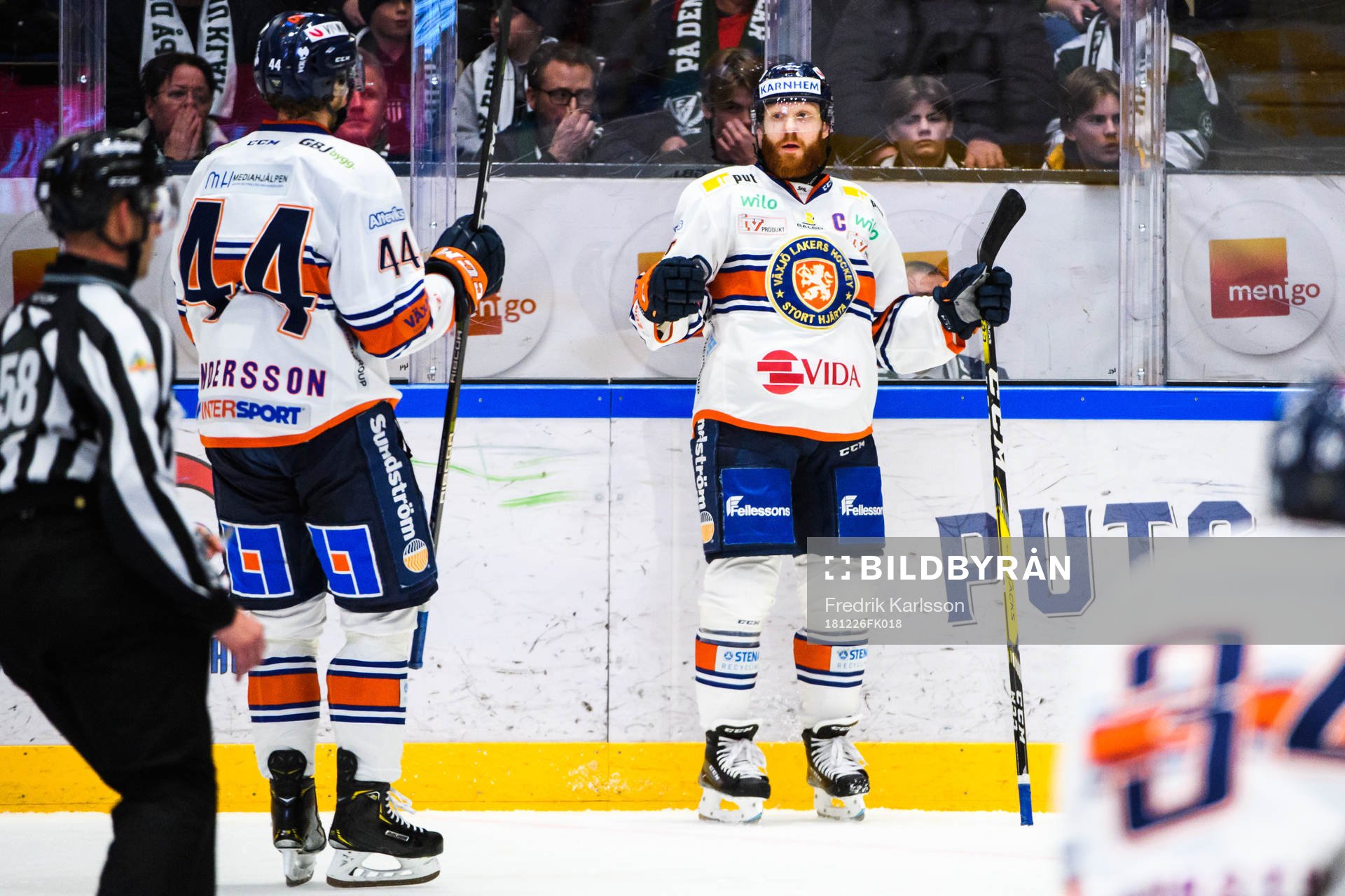 Växjös Liam Reddox jublar med lagkamrater