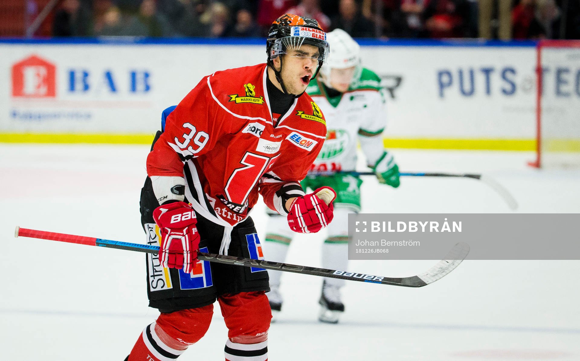 Örebros Jordan Boucher jublar