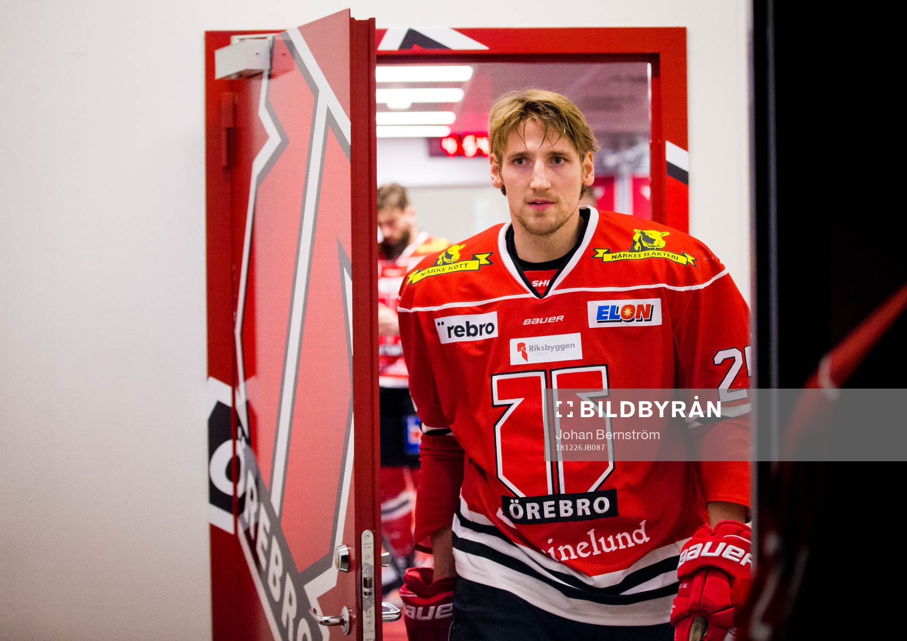 Örebros Anton Hedman i omklädningsrummet på väg ut till