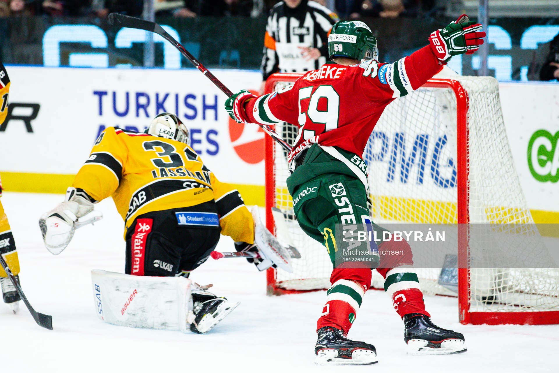 Frölundas Simon Hjalmarsson jublar