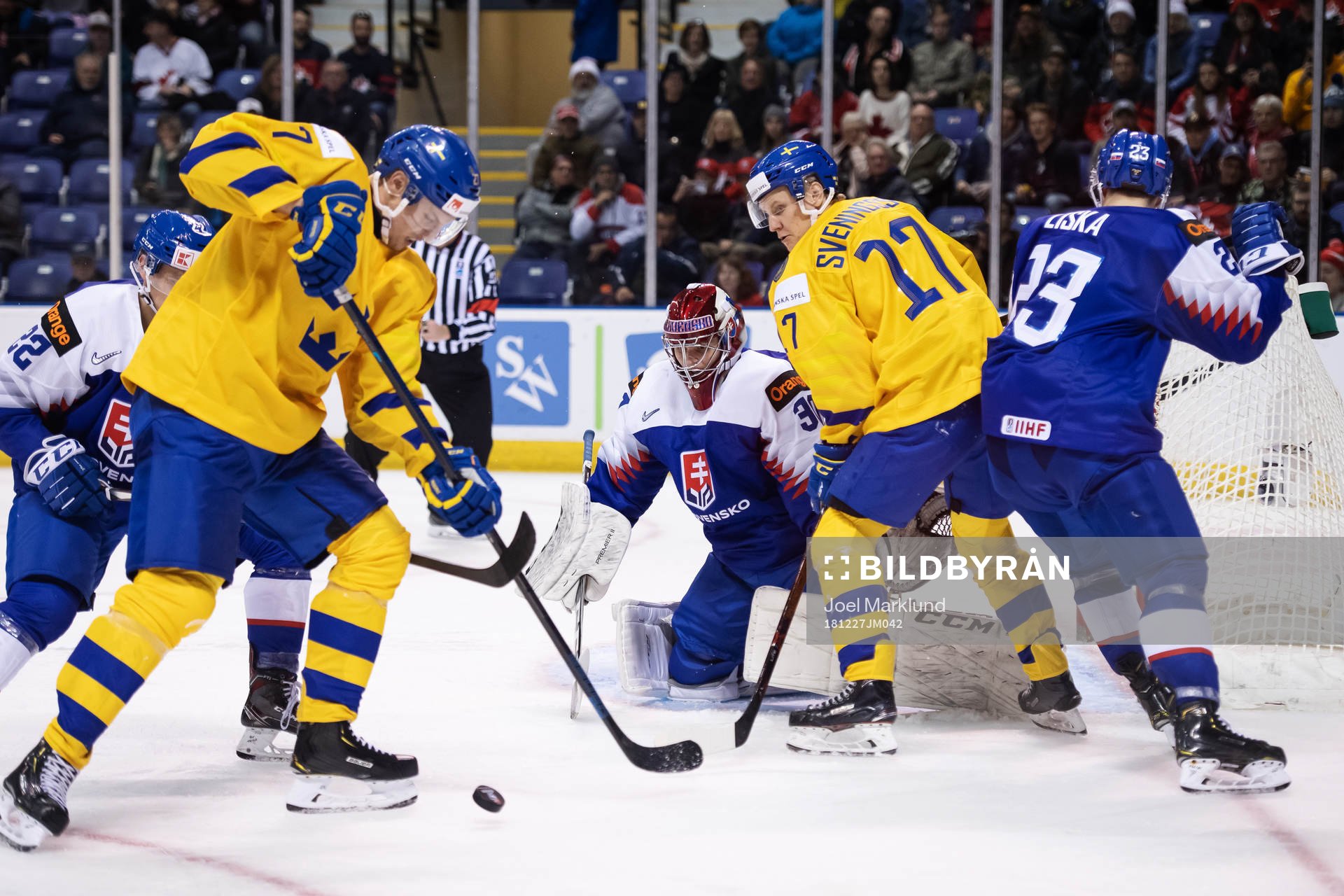David Gustafsson and Filip Sveningsson of Sweden in front