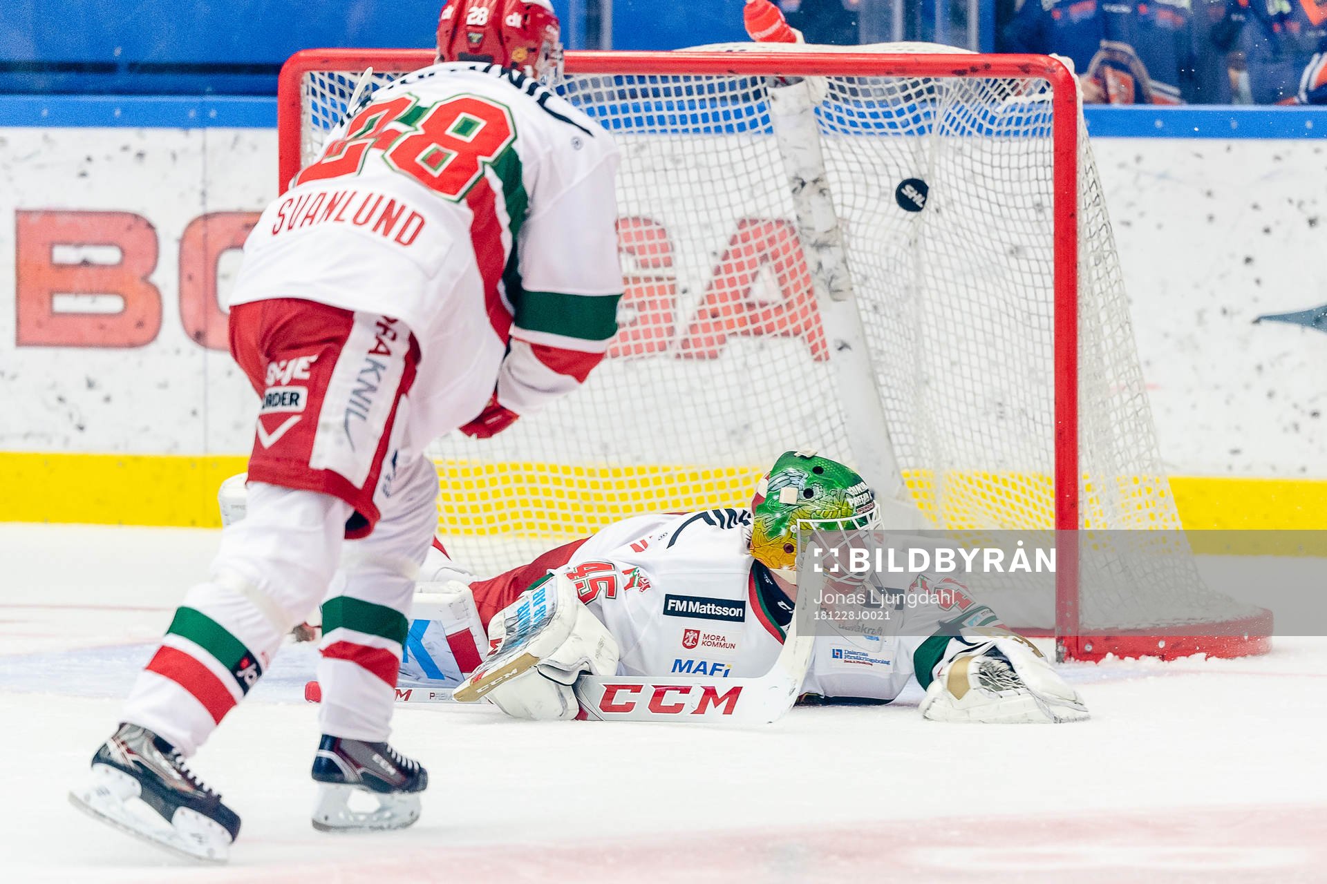Växjös Brendan Shinnimin (ej i  bild) gör mål 2-0 bakom