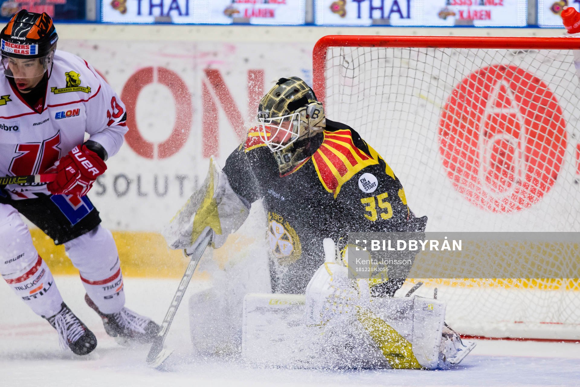 Brynäs målvakt David Rautio med en räddning