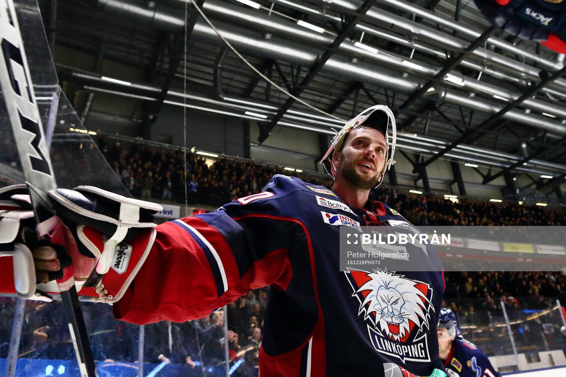 Linköpings målvakt Jonas Gustavsson jublar