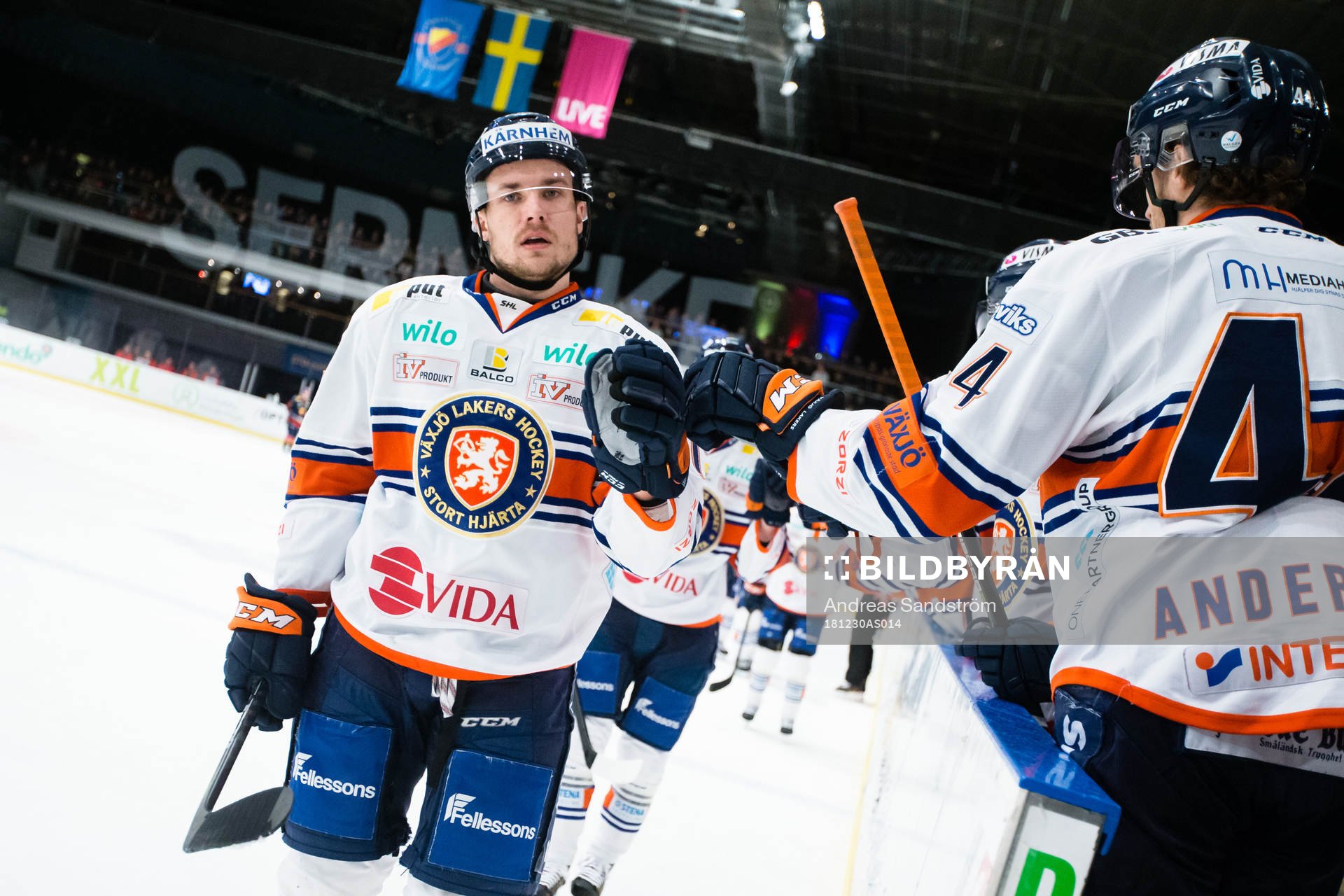Växjös Pontus Netterberg jublar med lagkamrater