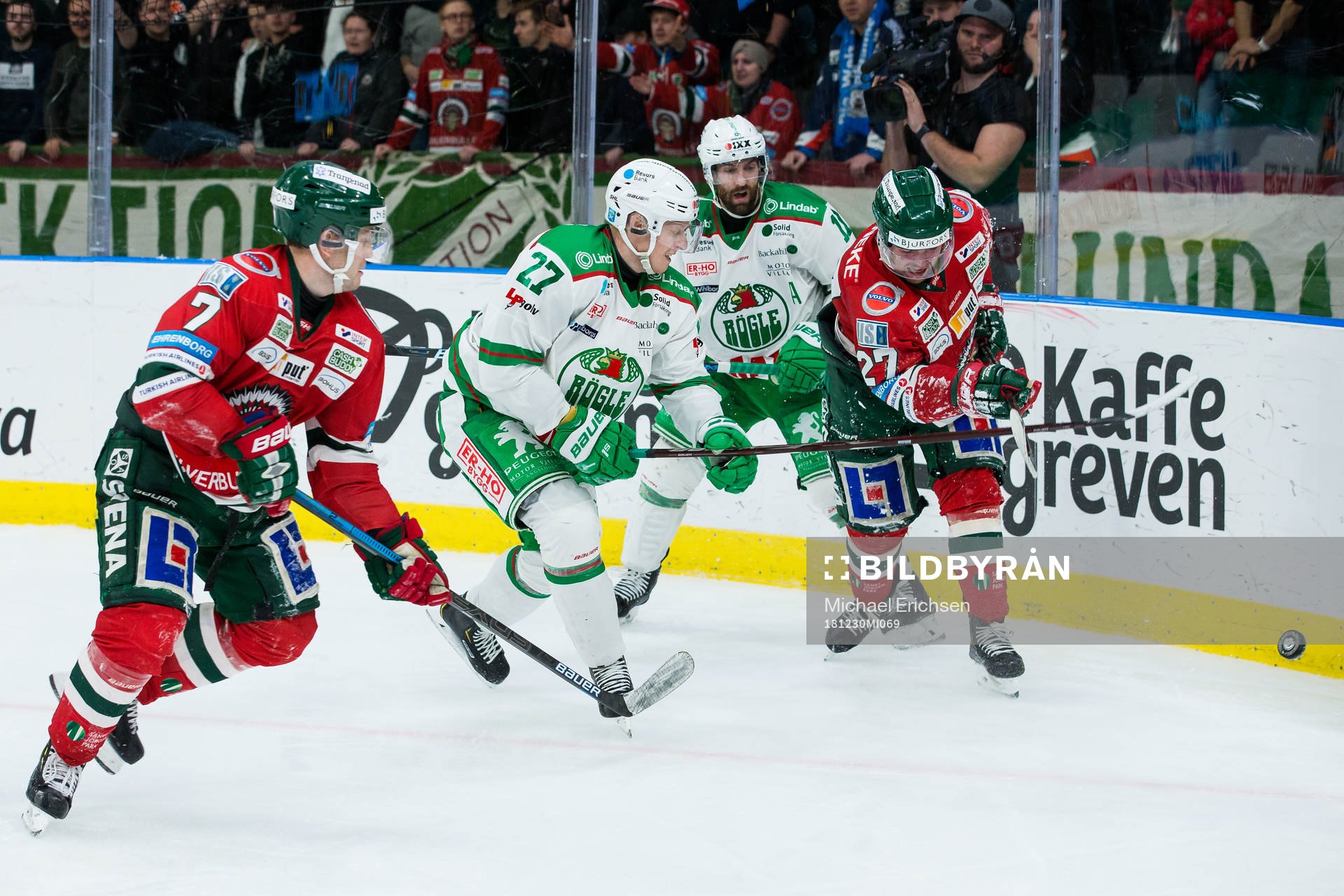 Rögles Jesper Williamsson och Taylor Matson mot Frölundas