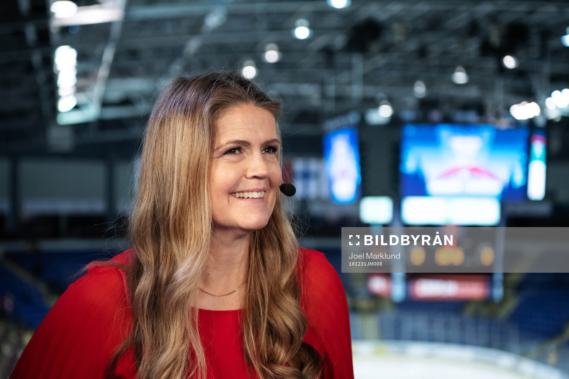 TV commentator Marie Lehmann in the SVT tv studio