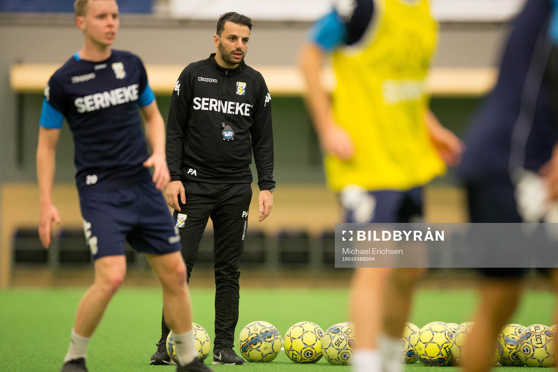 IFK Göteborgs tränare Poya Asbaghi under en träning med IFK Göteborg den 3 januari 2019 i Göteborg.