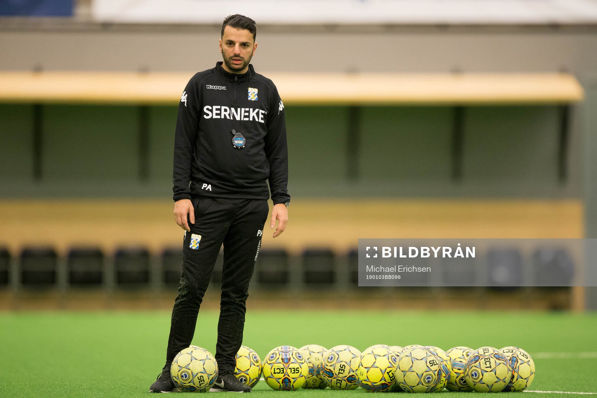 IFK Göteborgs tränare Poya Asbaghi under en träning med IFK Göteborg den 3 januari 2019 i Göteborg.