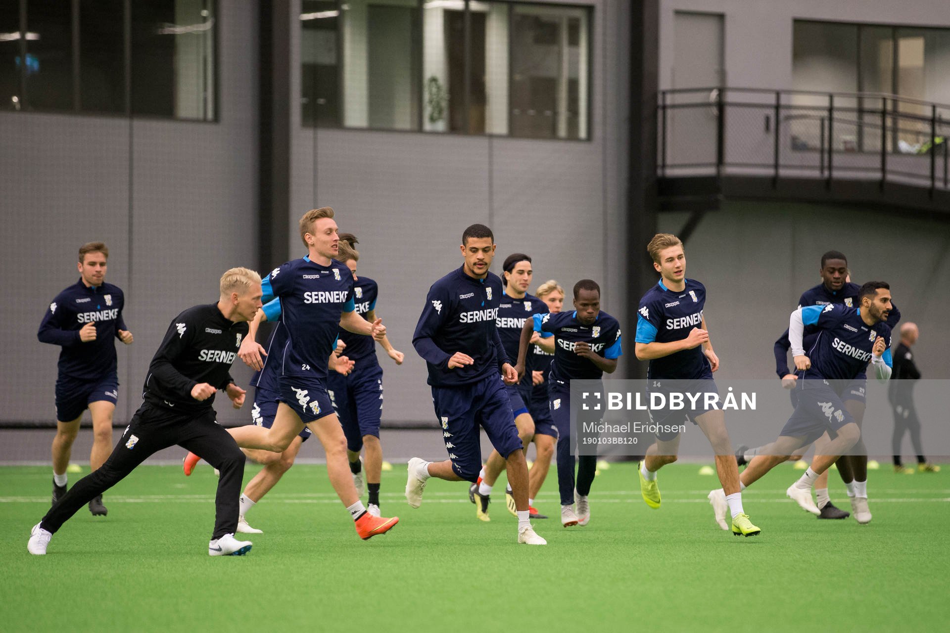 Laget värmer upp