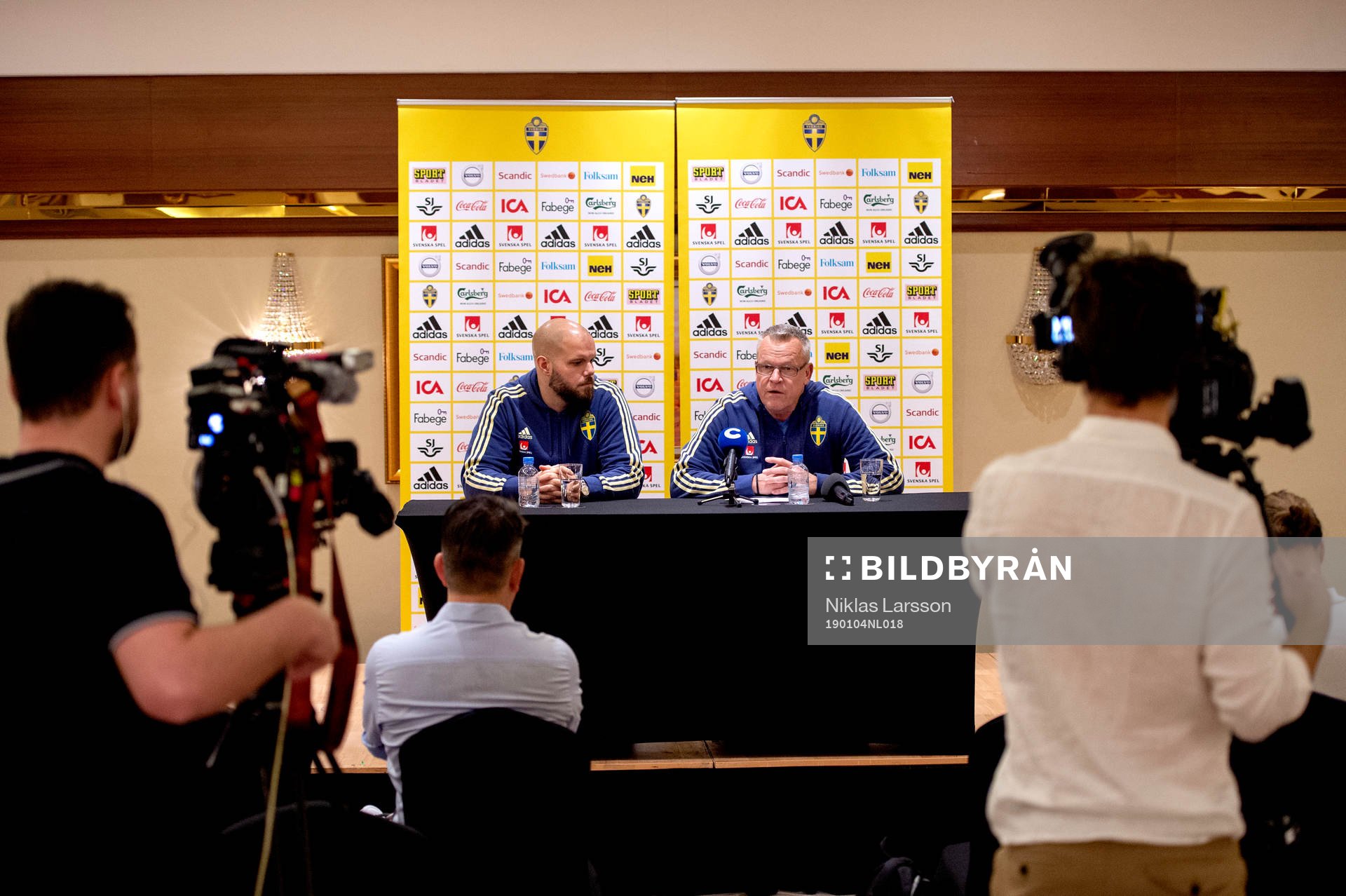 Head coach Janne Andersson of Sweden and press manager