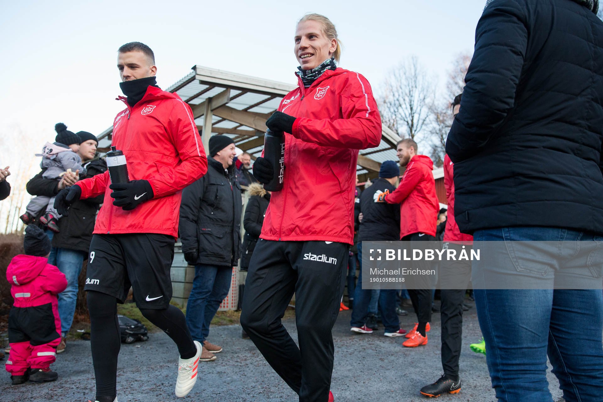 Örgrytes Simon Nilsson och Gustav Ludwigson på väg ut