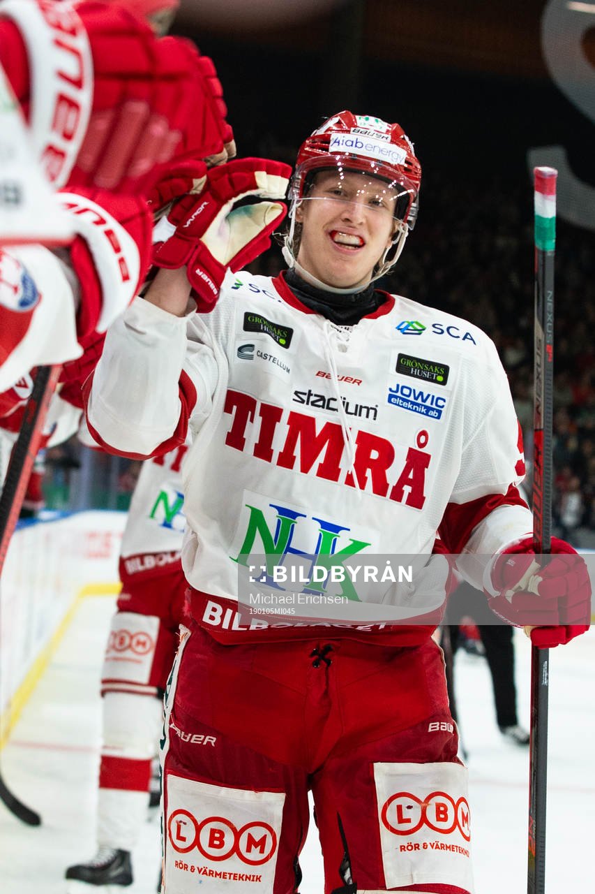 Timrås Vilmos Gallo jublar