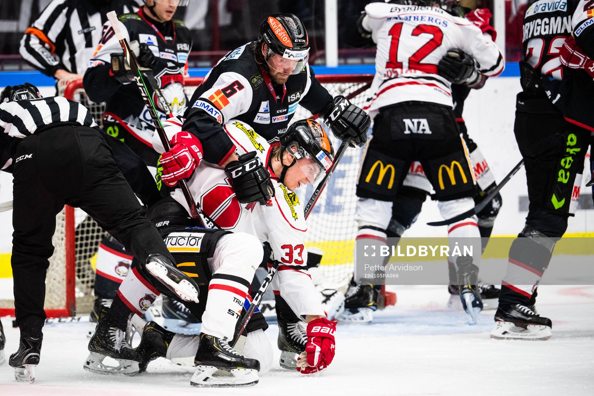 Bråk mellan Malmö Redhawks Stefan Warg och Örebros
