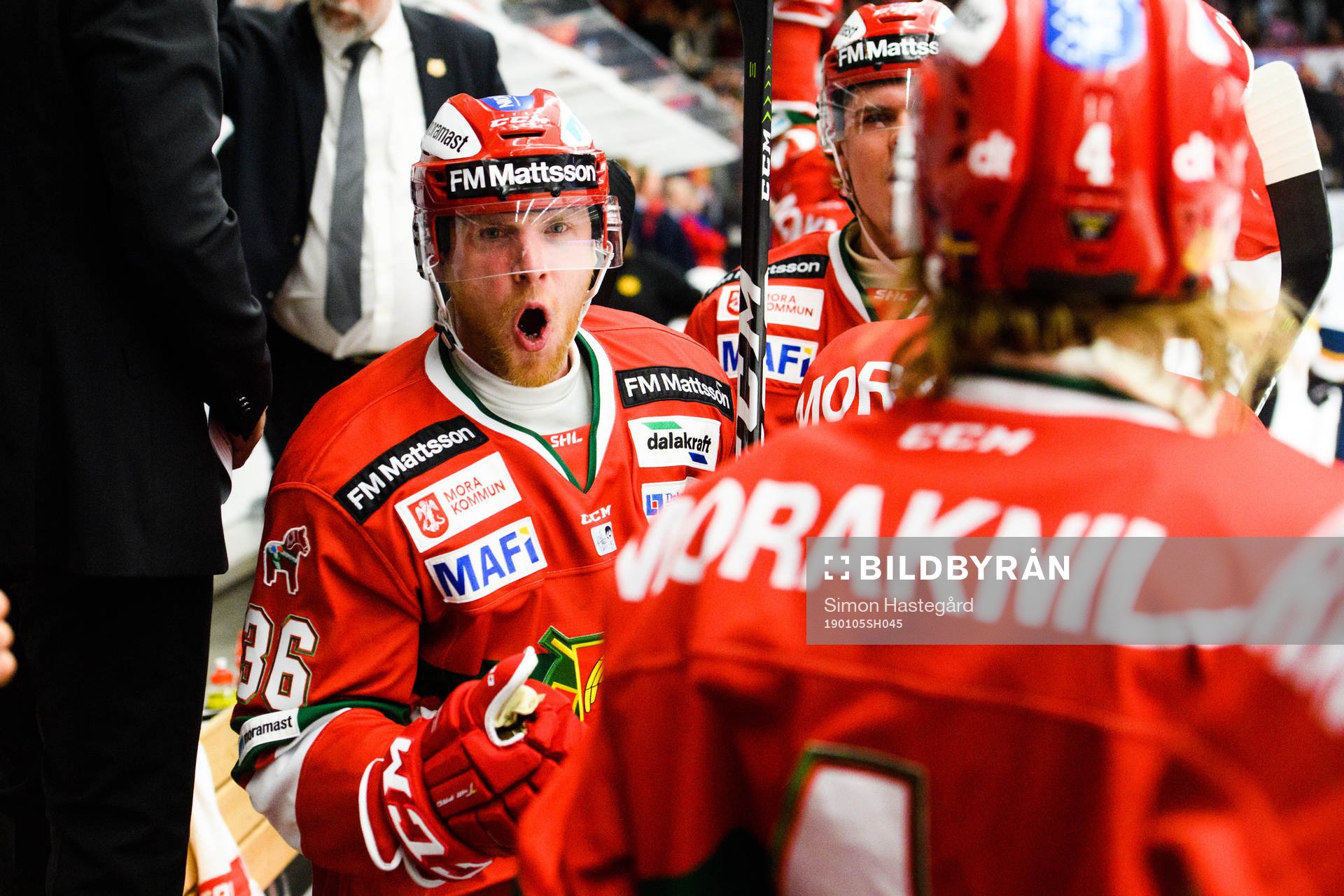Moras Jonathan Carlsson jublar