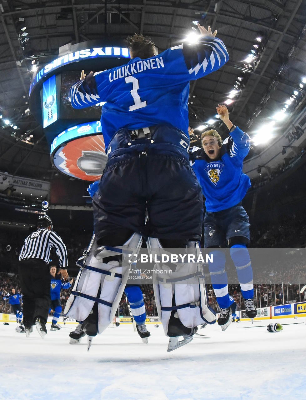 Goaltender Ukko-Pekka Luukkonen and Otto Latvala celebrate
