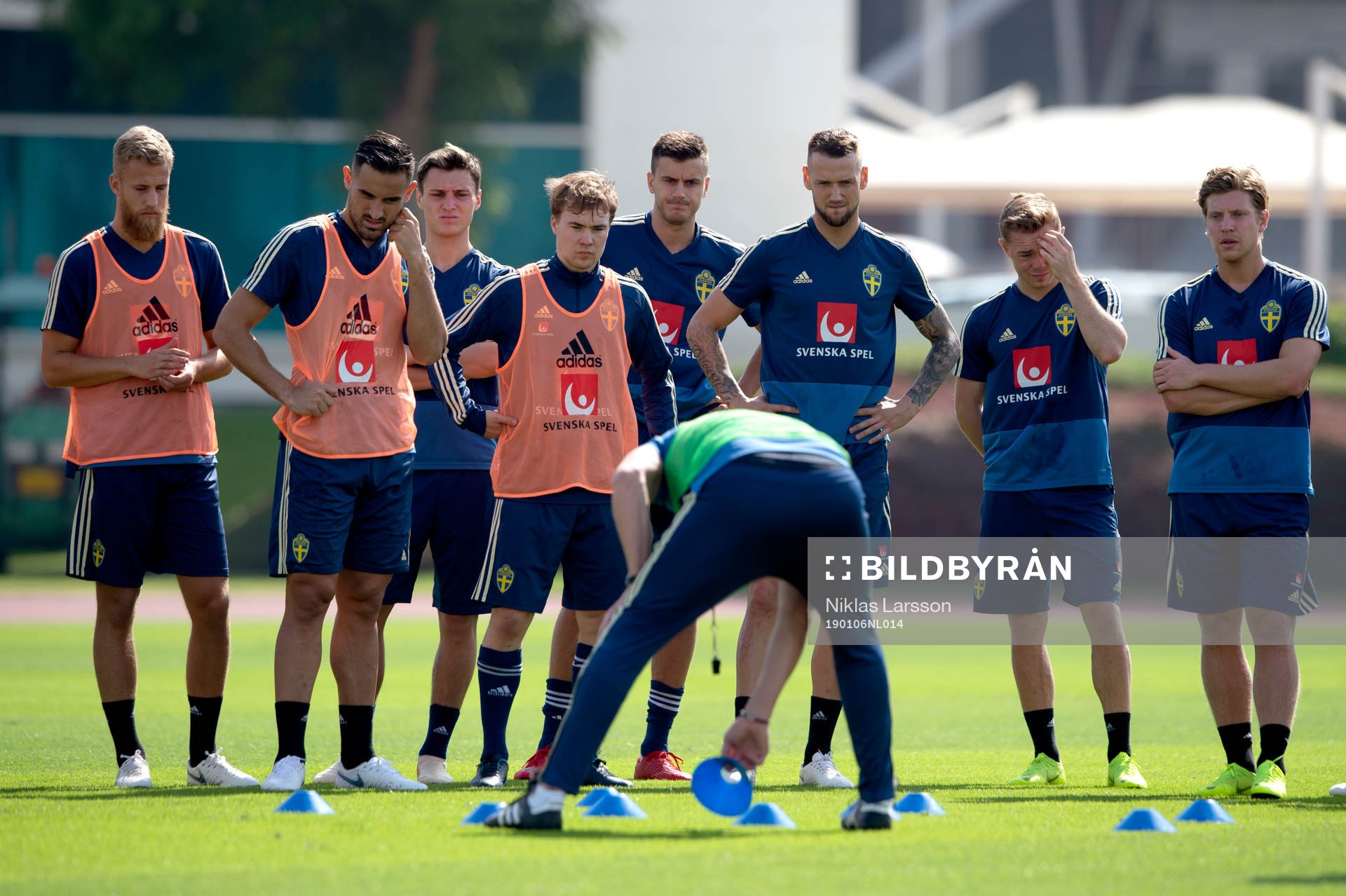 Sweden players listens to head coach Janne Andersson