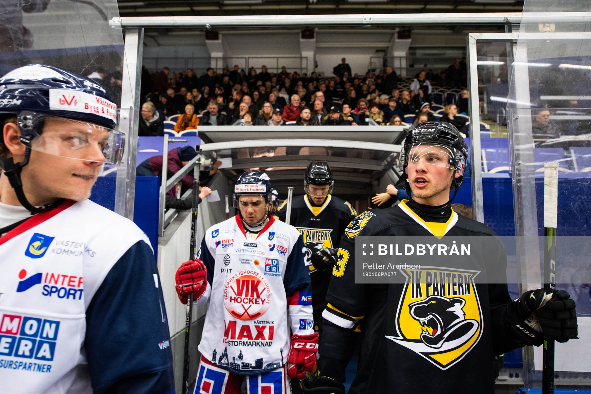 Västerviks Niklas Folin och Panterns Villiam Haag på väg