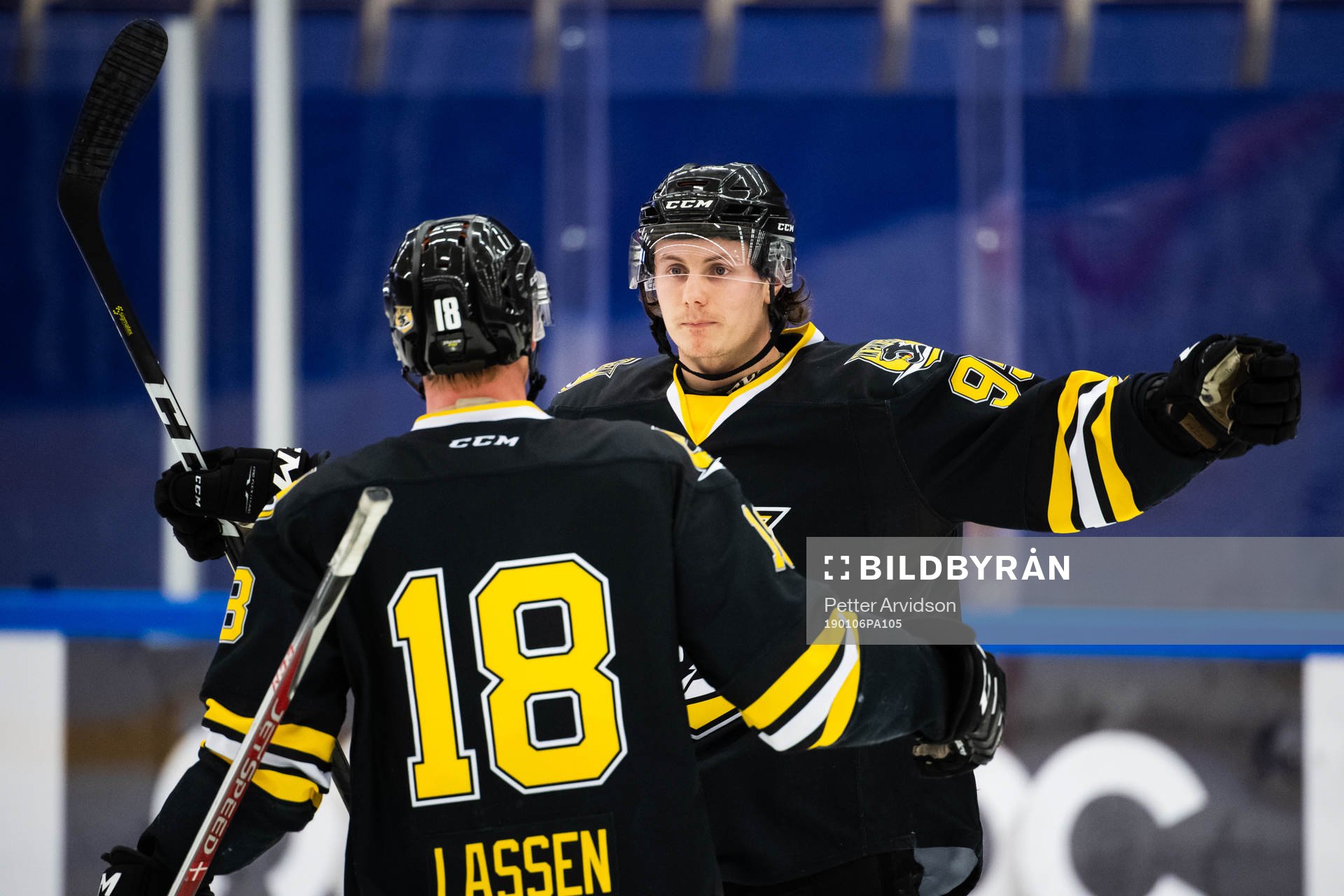 Panterns Matias Lassen och Nick Olesen jublar