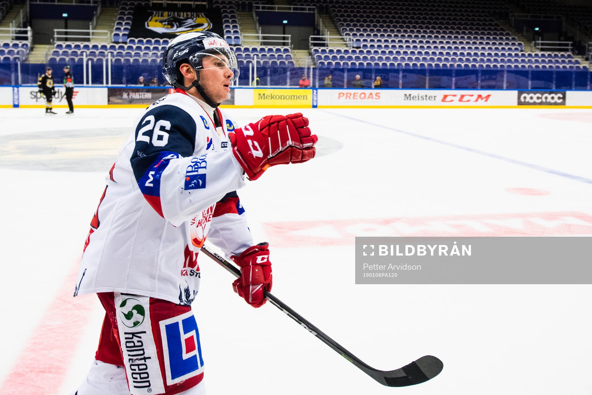 Västerviks Darren Nowick jublar