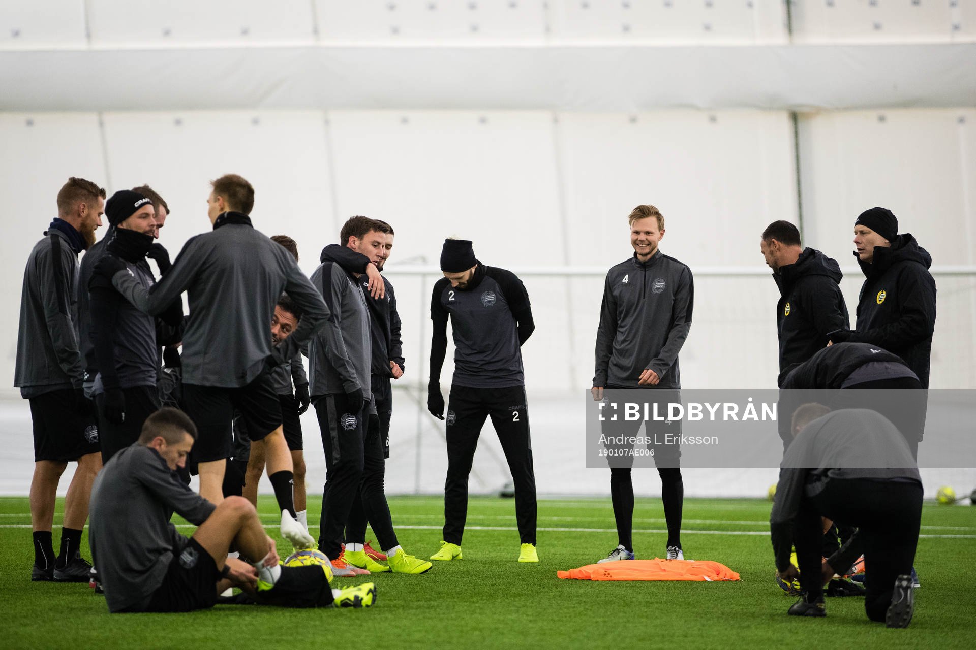 Hammarbys spelare samlas