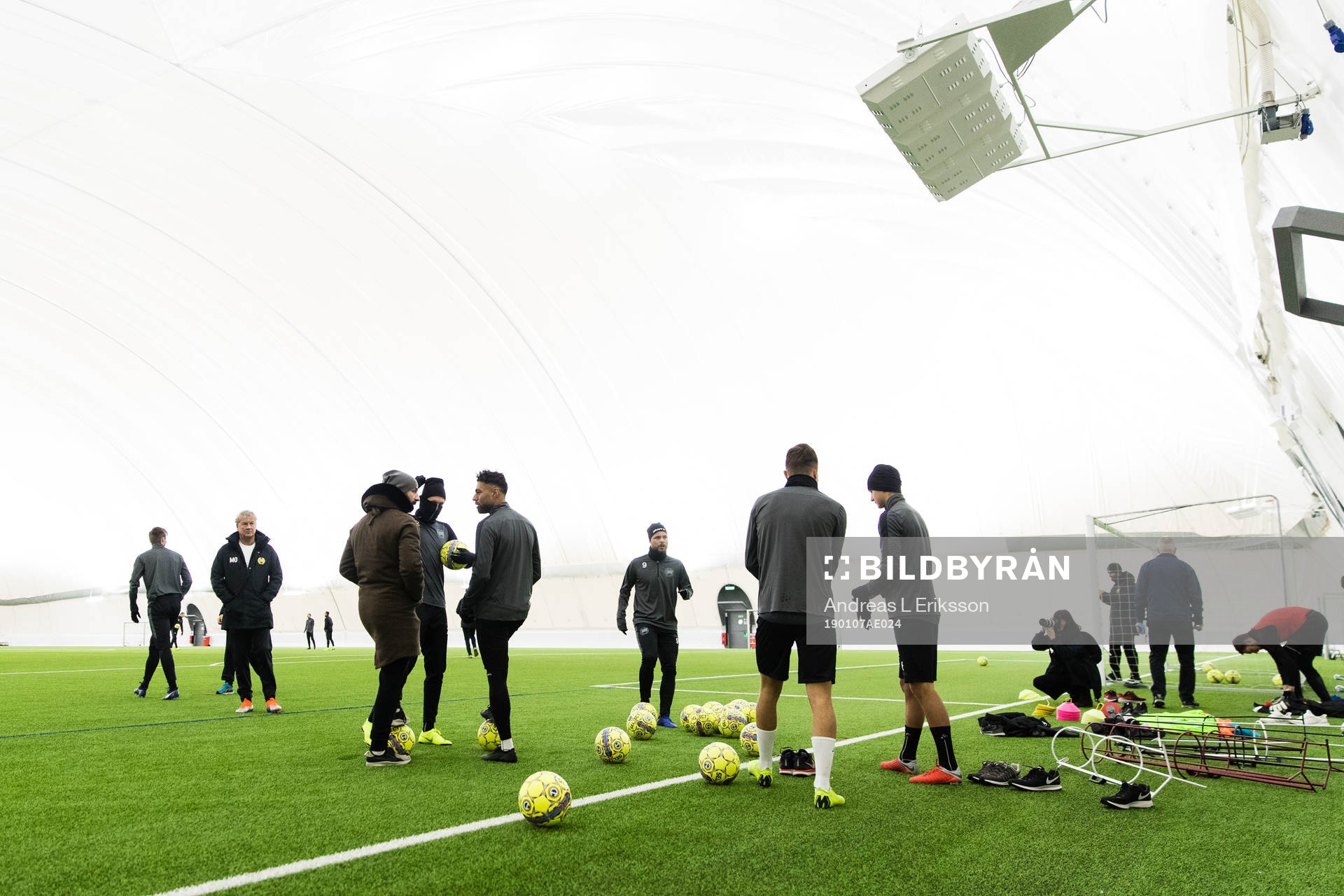 Hammarbys spelare förbereder sig innan en träning med