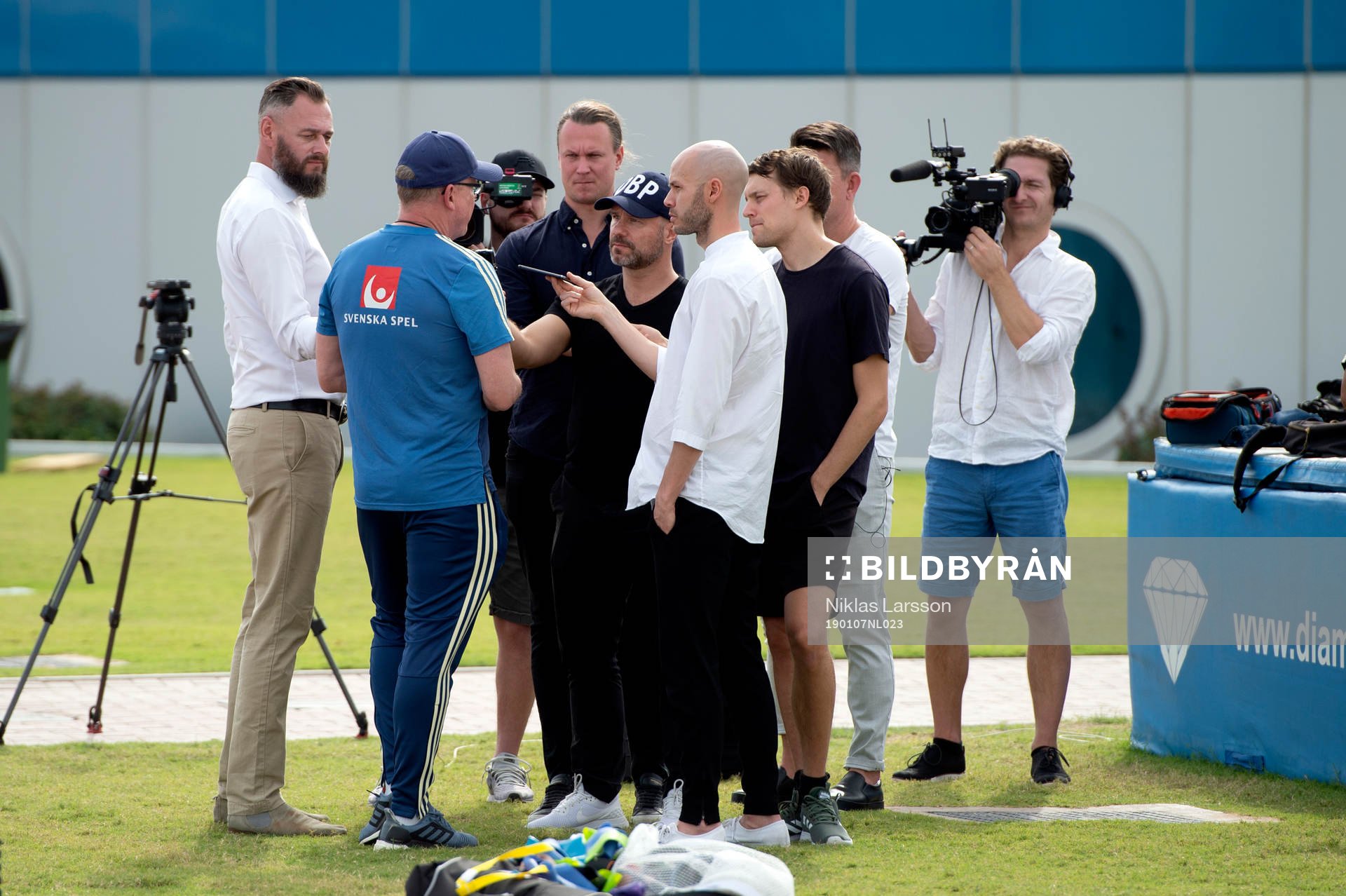 Swedish journalists interview head coach Janne Andersson