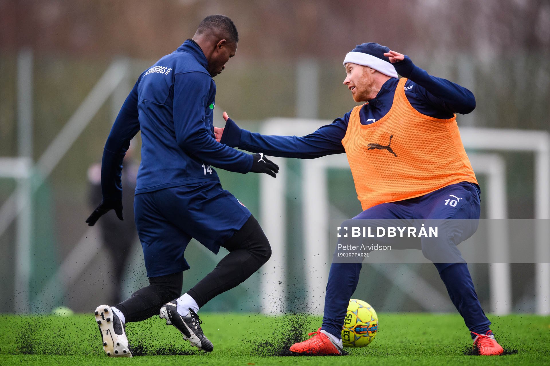 Mohammed Abubakari och Alexander Farnerud under en fotbollsträning med Helsingborg den 7 januari 2019 i Helsingborg.