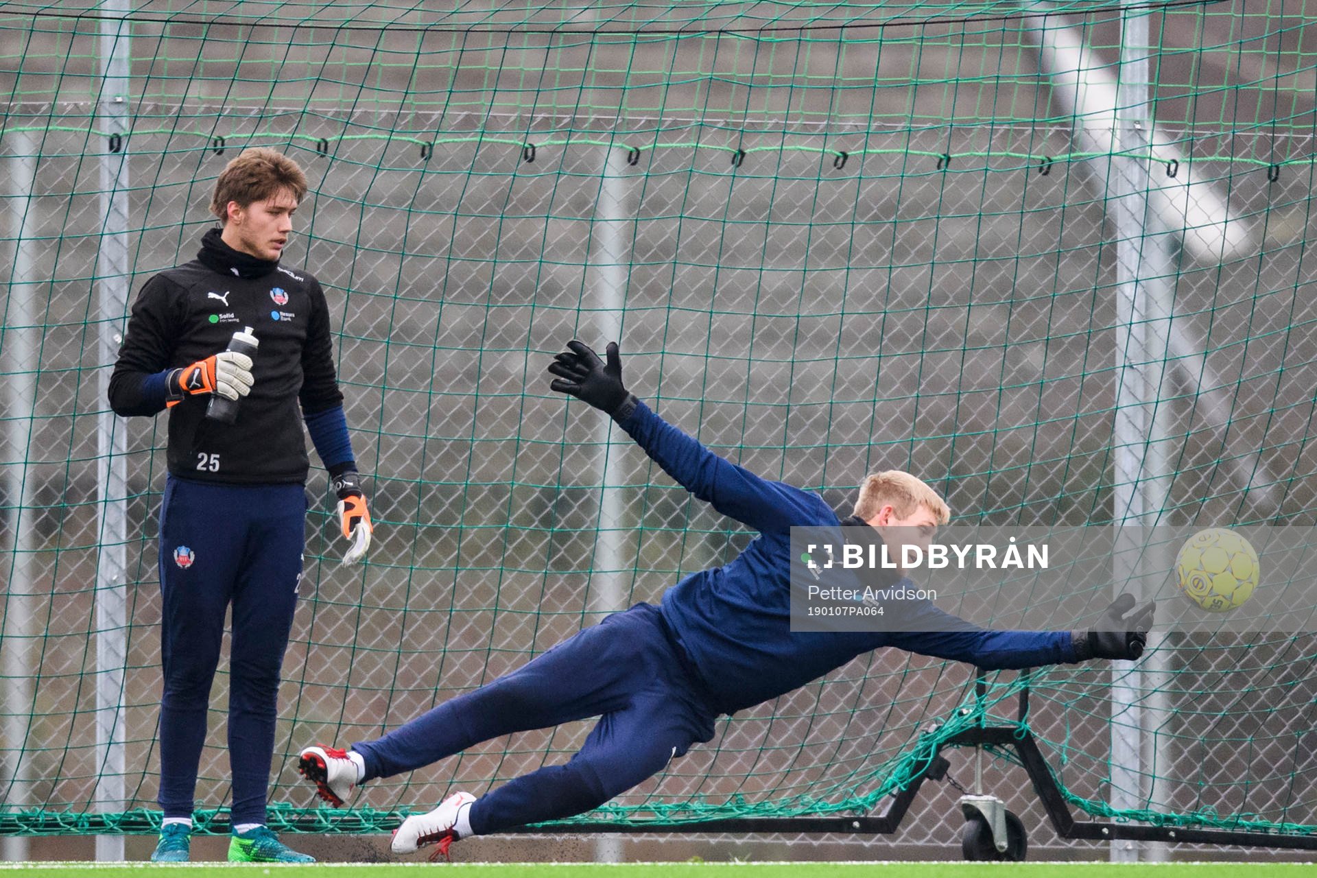 Målvakt Kalle Joelsson och målvakt Ian Pettersson