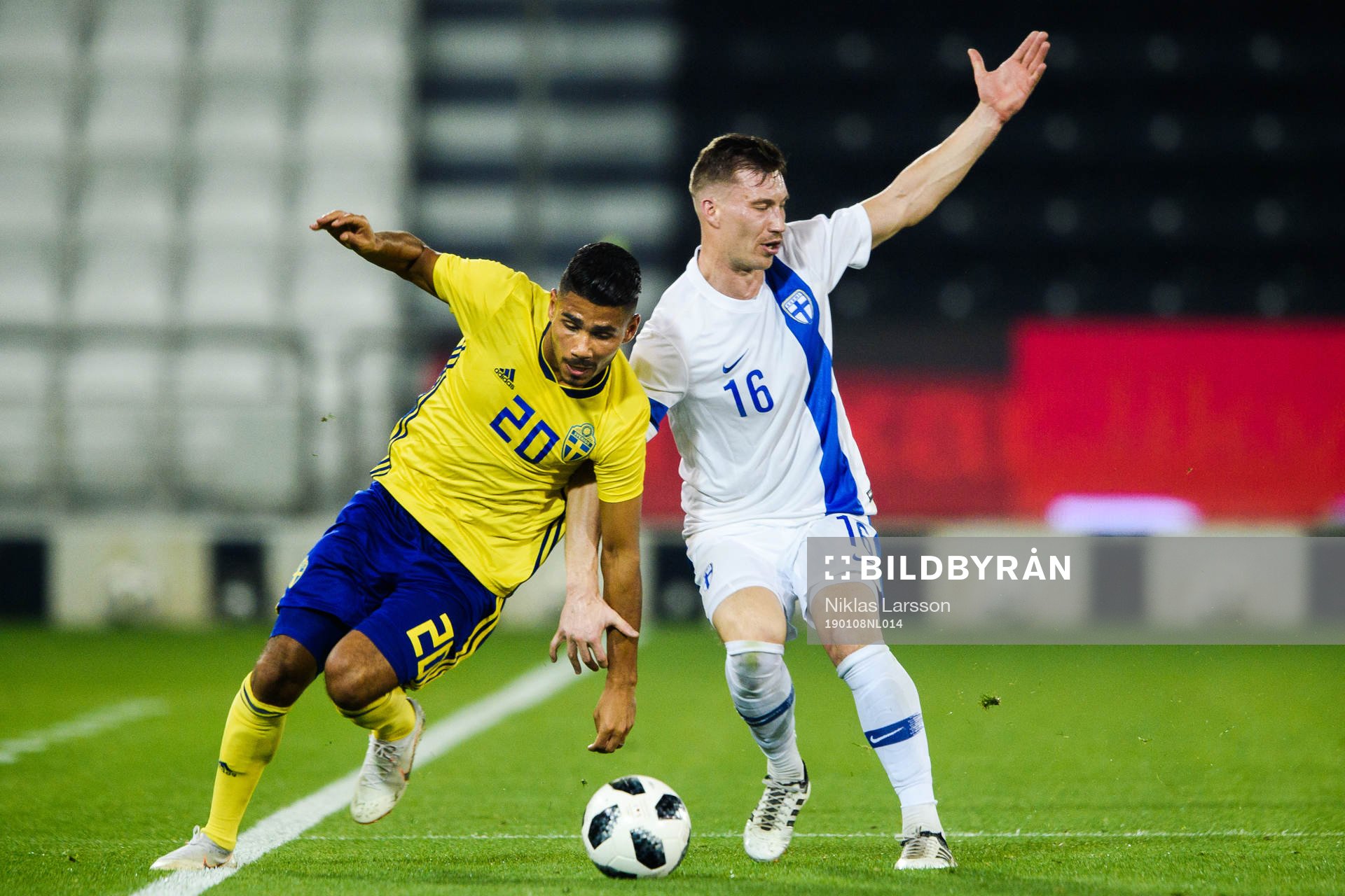 Hosam Aiesh of Sweden and Juha Pirinen of Finland