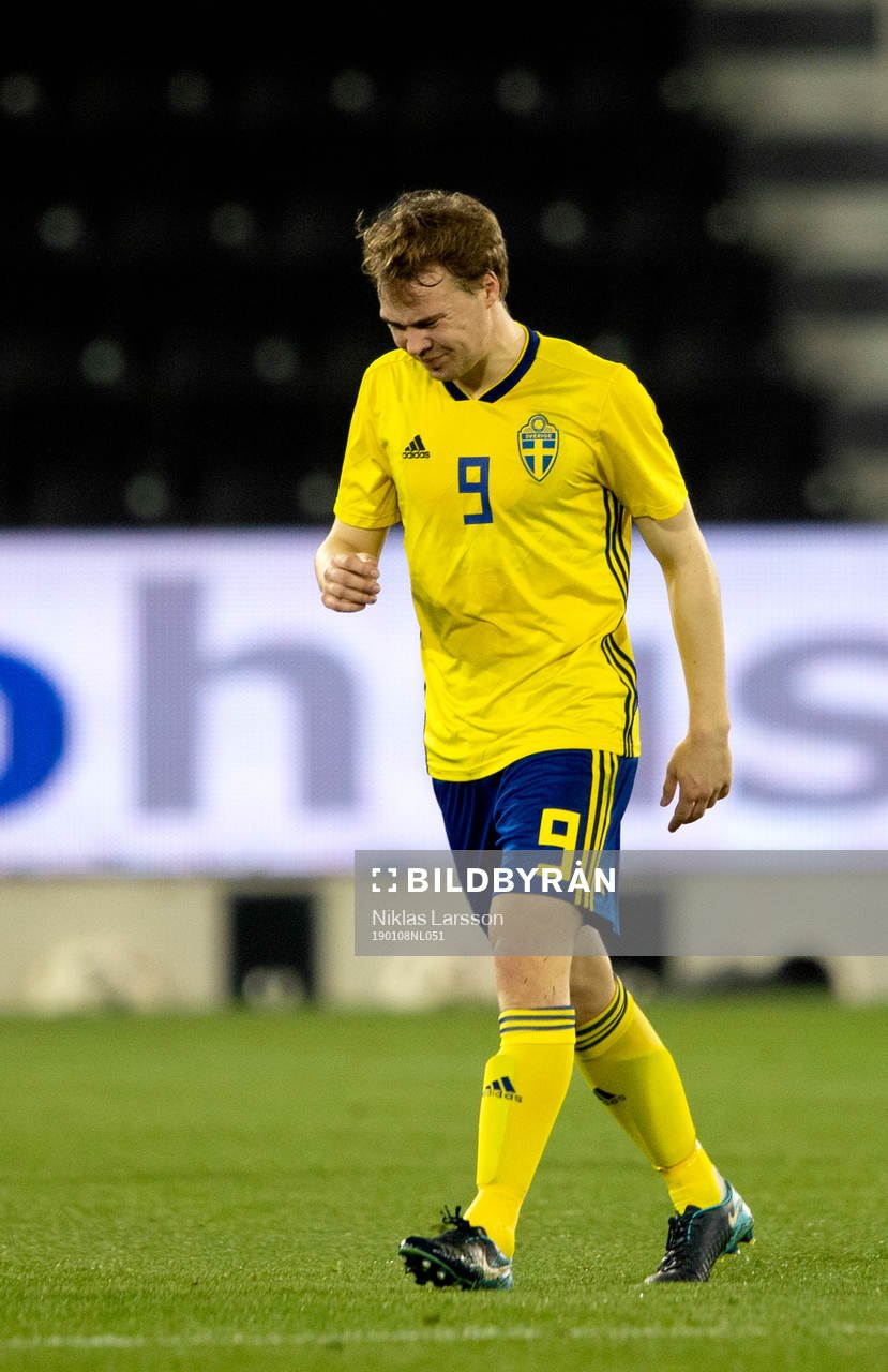 Sweden's Simon Tibbling injured