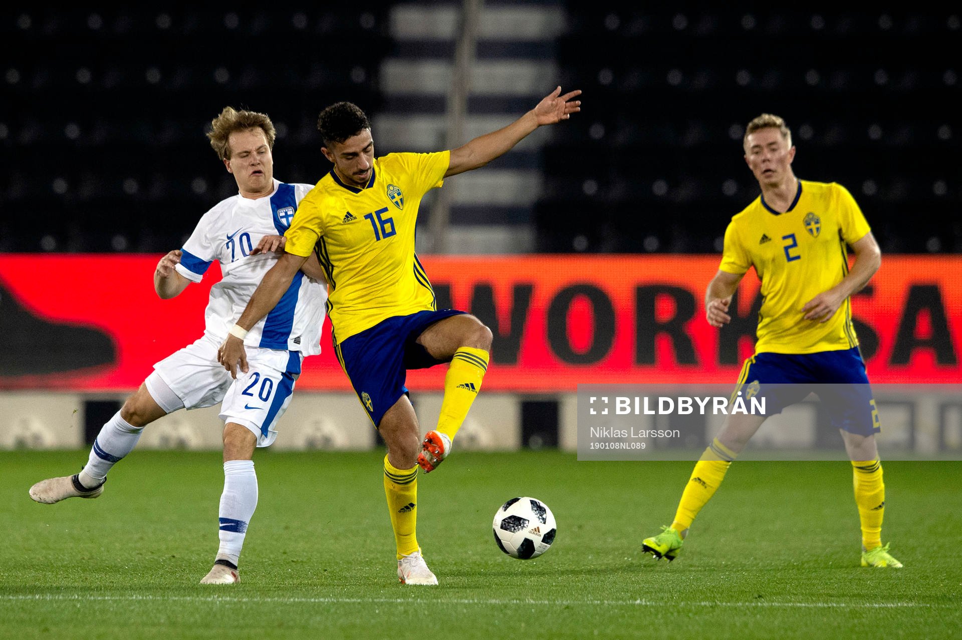 Sweden's Daleho Irandust and Finland's Saku Ylätupa