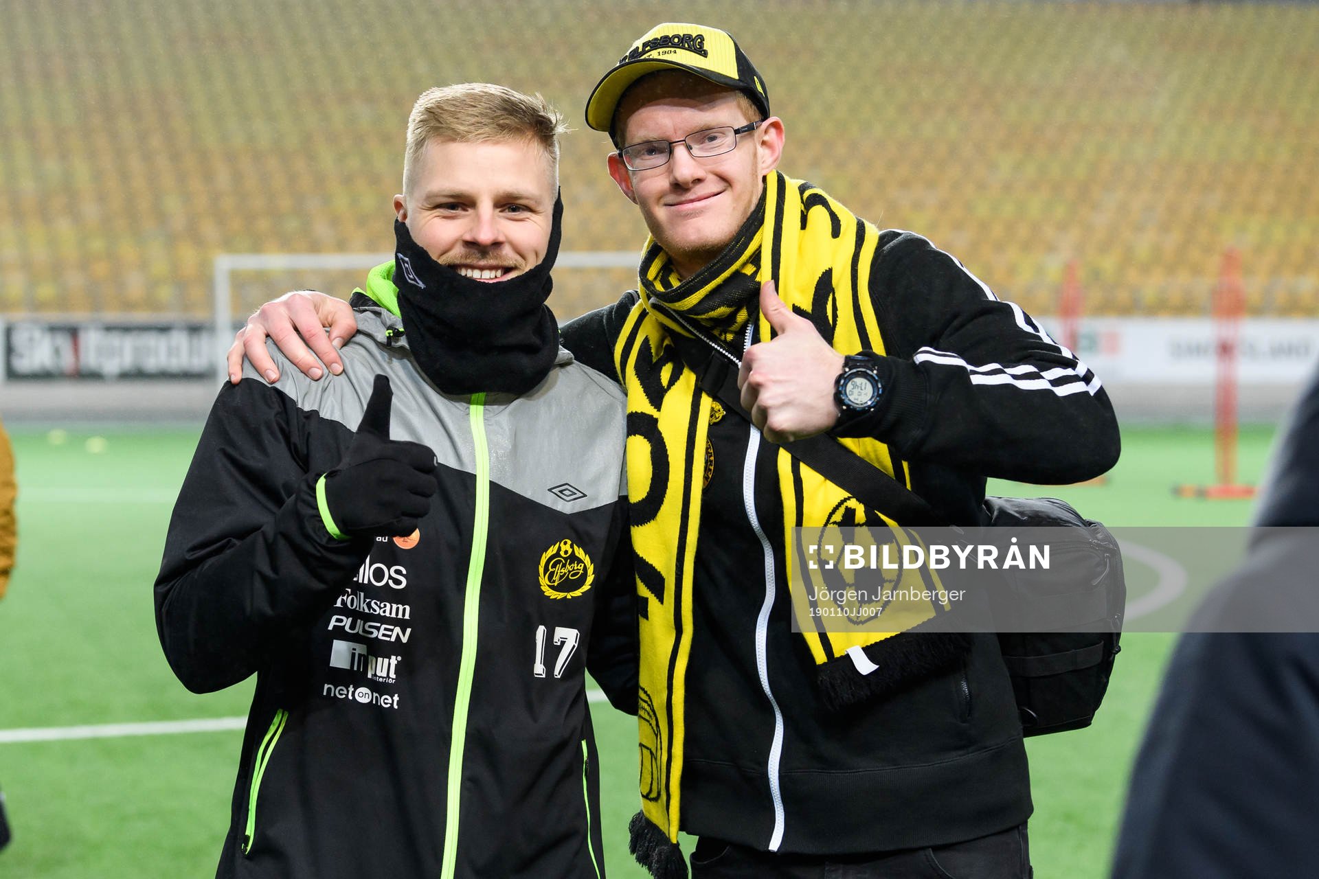 Per Frick med en supporter