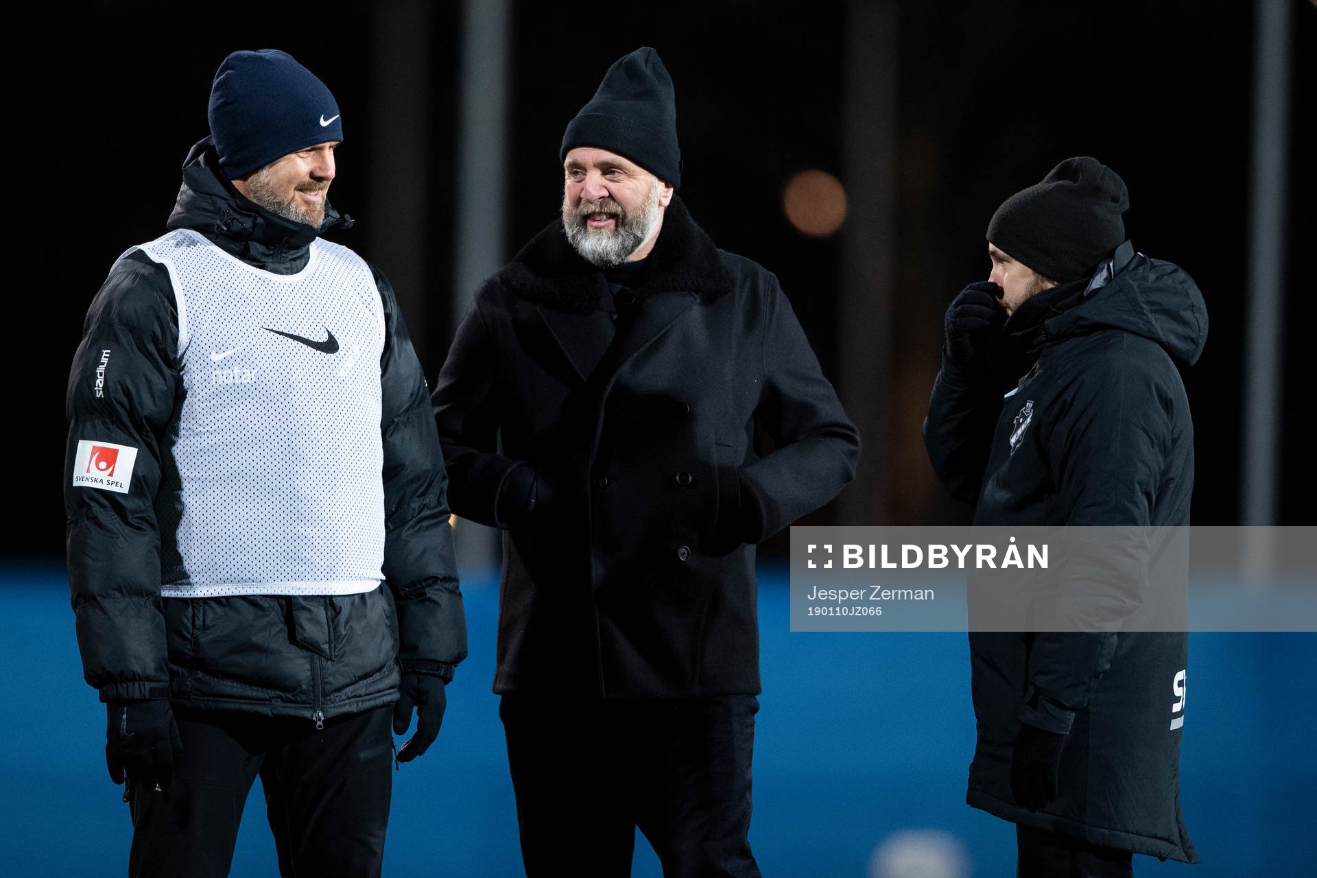 tränare Rikard Norling (v), sportchef Björn Wesström (m) och assisterande tränare Patric Jildefalk(h) under en träning med AIK den 10 januari 2019 i Stockholm.