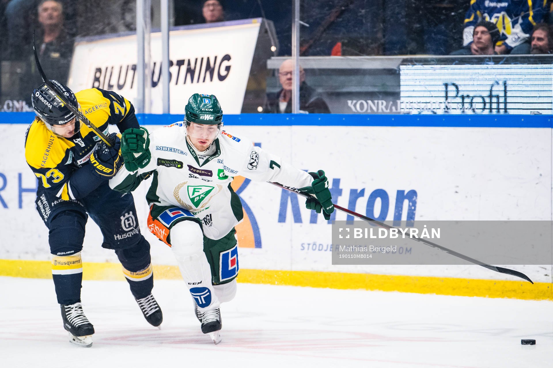 s Sebastian Wännström och Färjestads Johan Ivarsson i