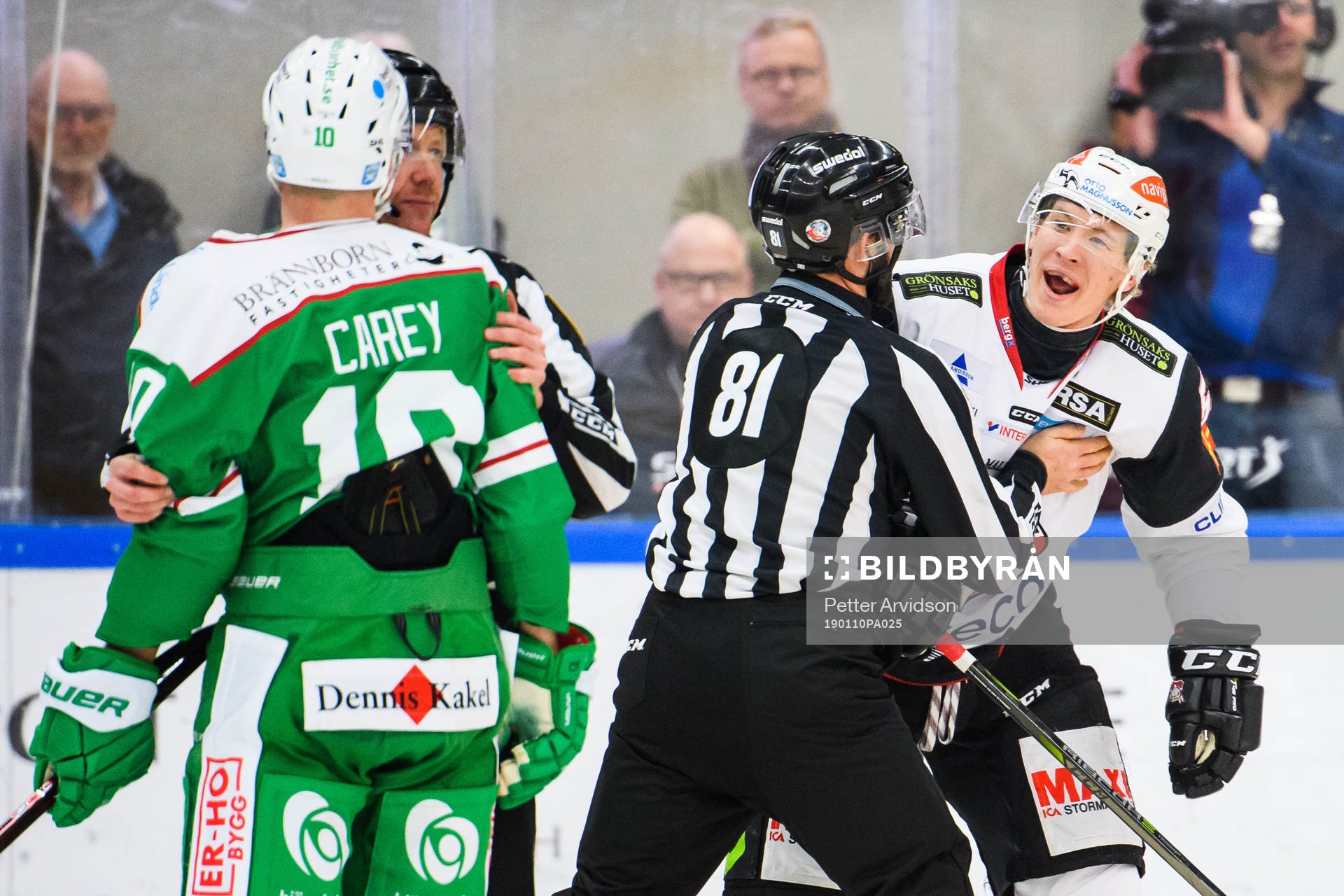 Malmö Redhawks Emil Sylvegård i bråk med Rögles Matt