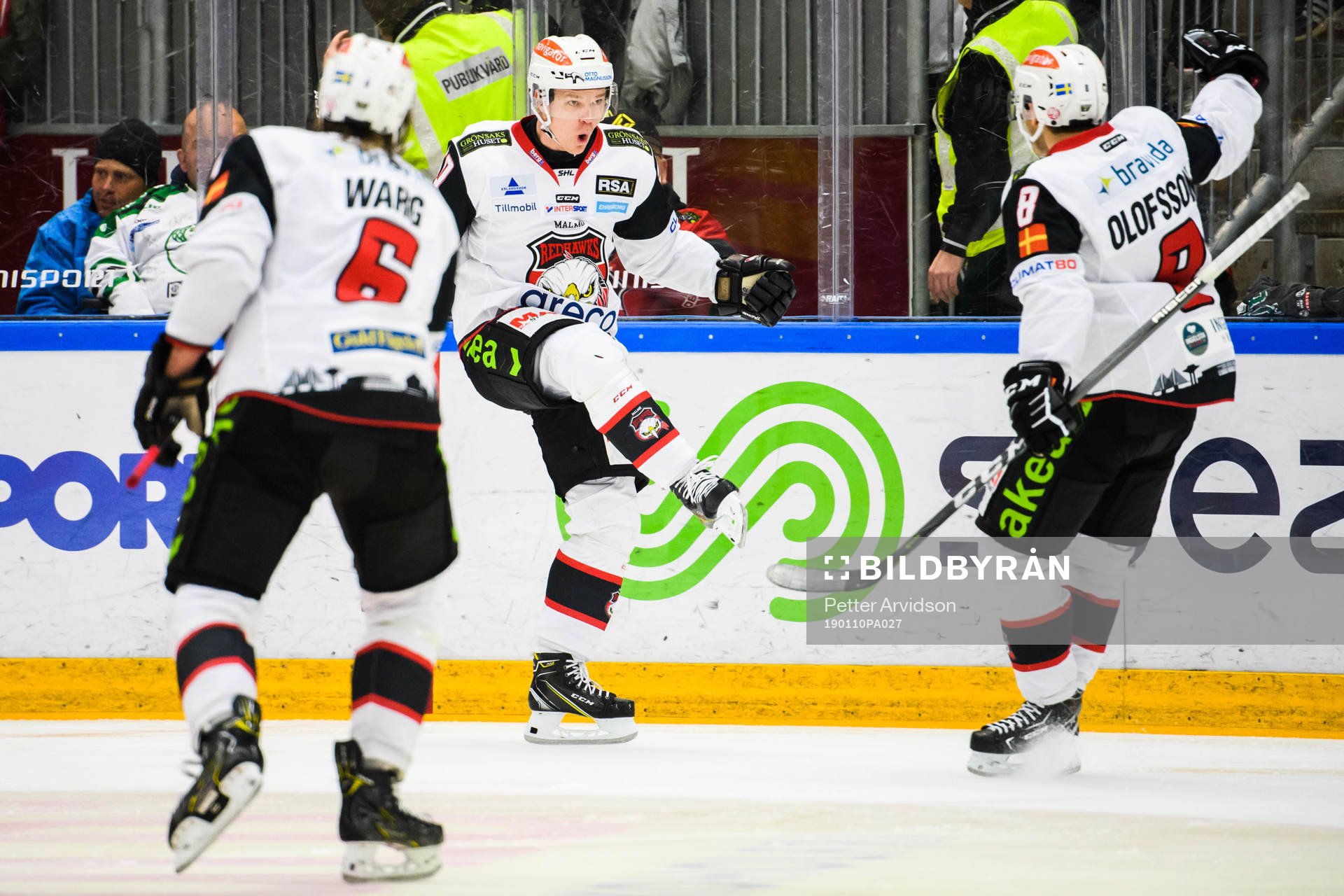 Malmö Redhawks Tobias Ekberg jublar