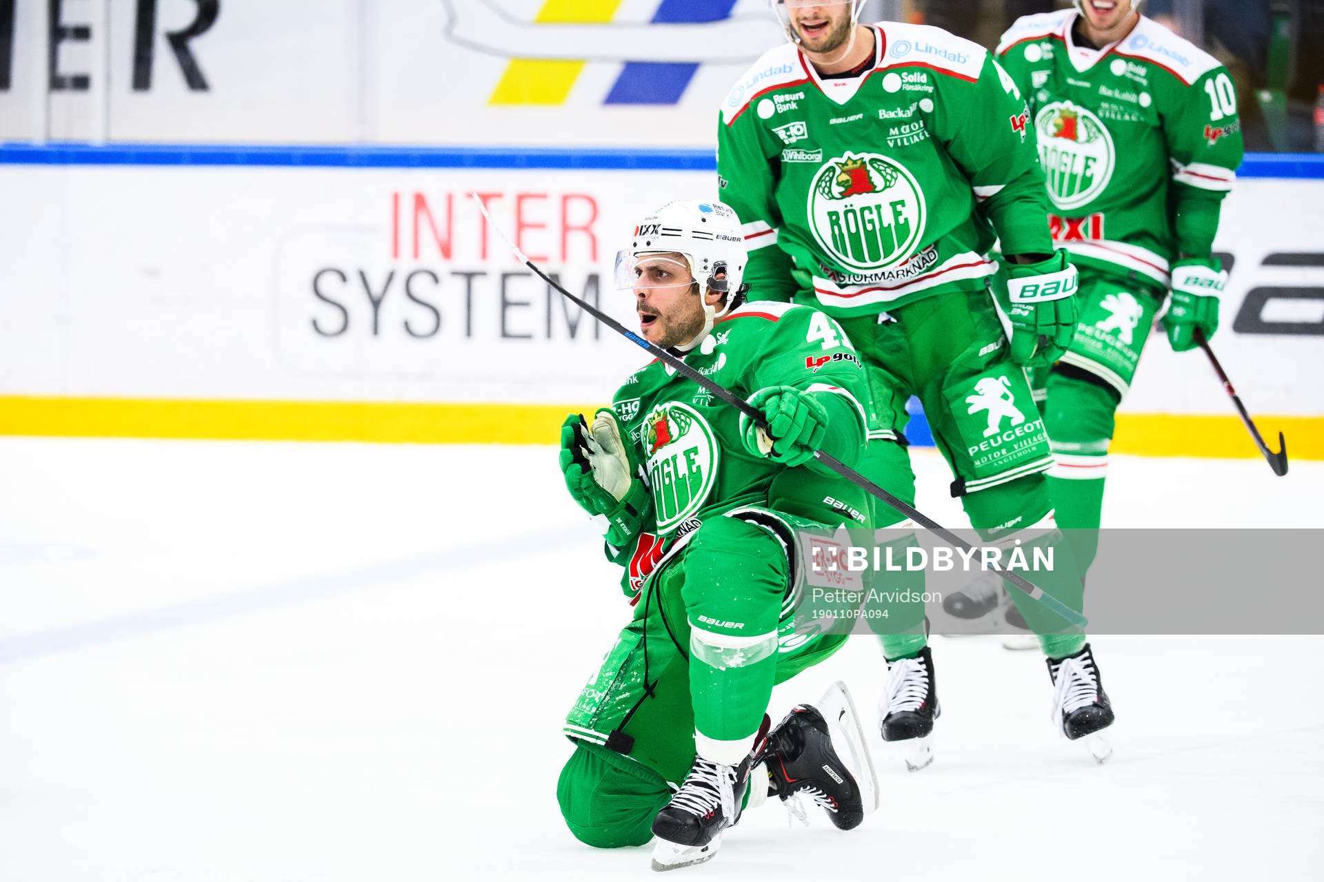 Rögles Daniel Widing jublar
