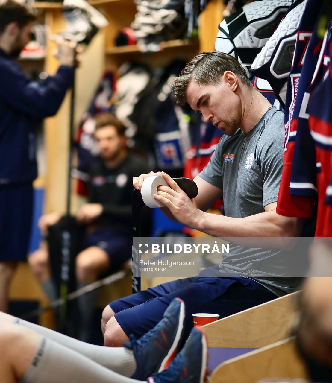 Linköpings Eddie Larsson före ishockeymatchen i SHL