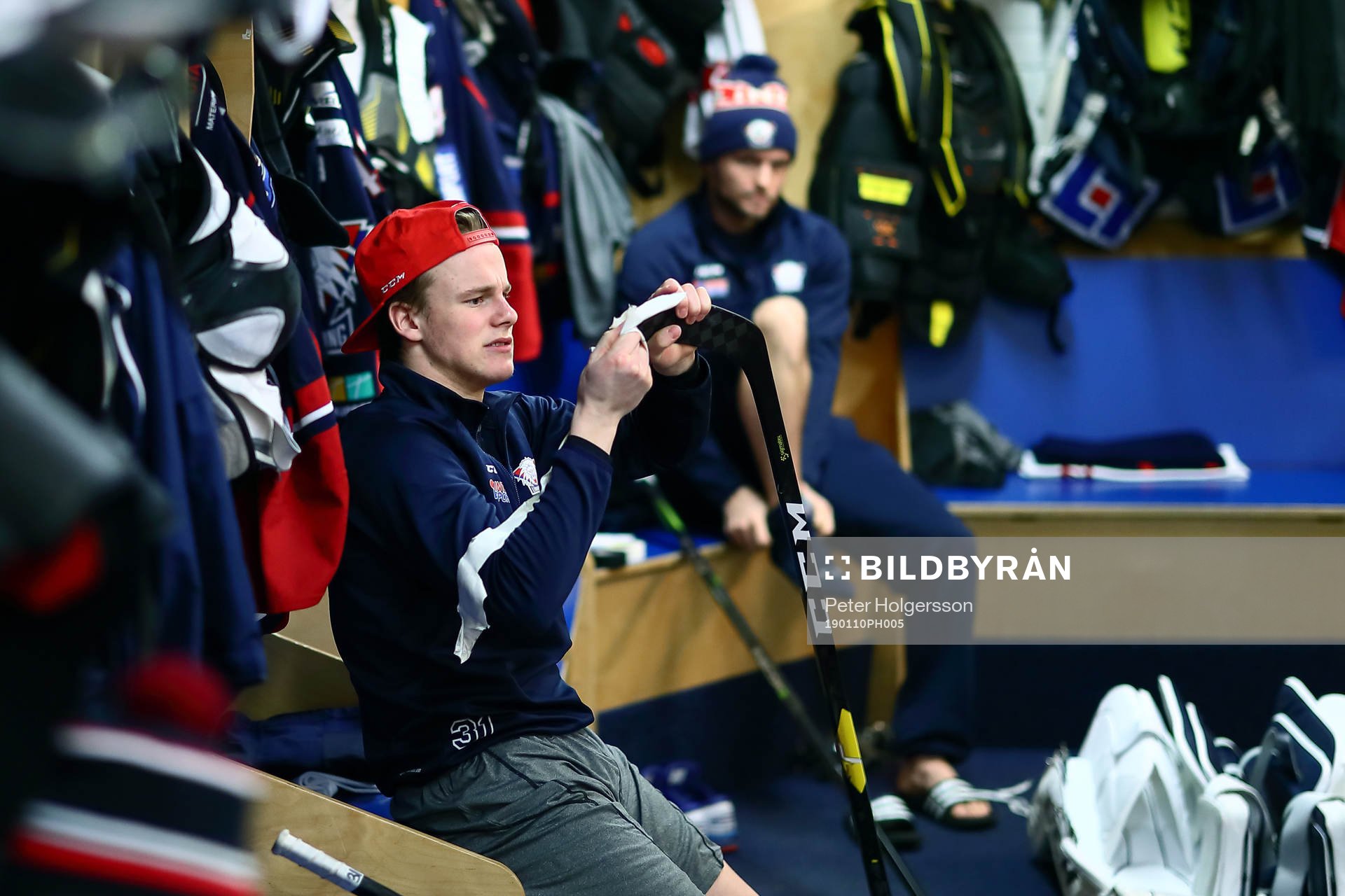 Linköpings Olle Lycksell före ishockeymatchen i SHL