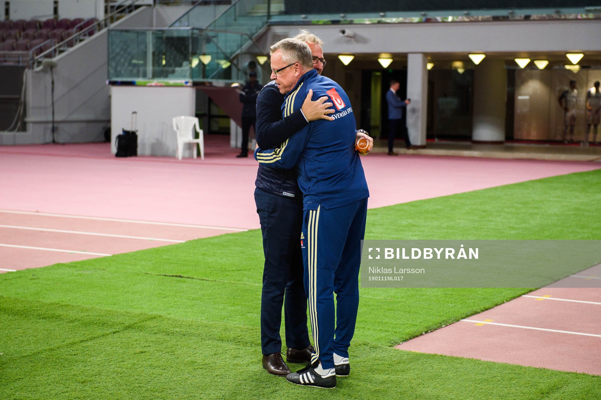 Head coach Erik Hamrén of Iceland  and head coach Janne