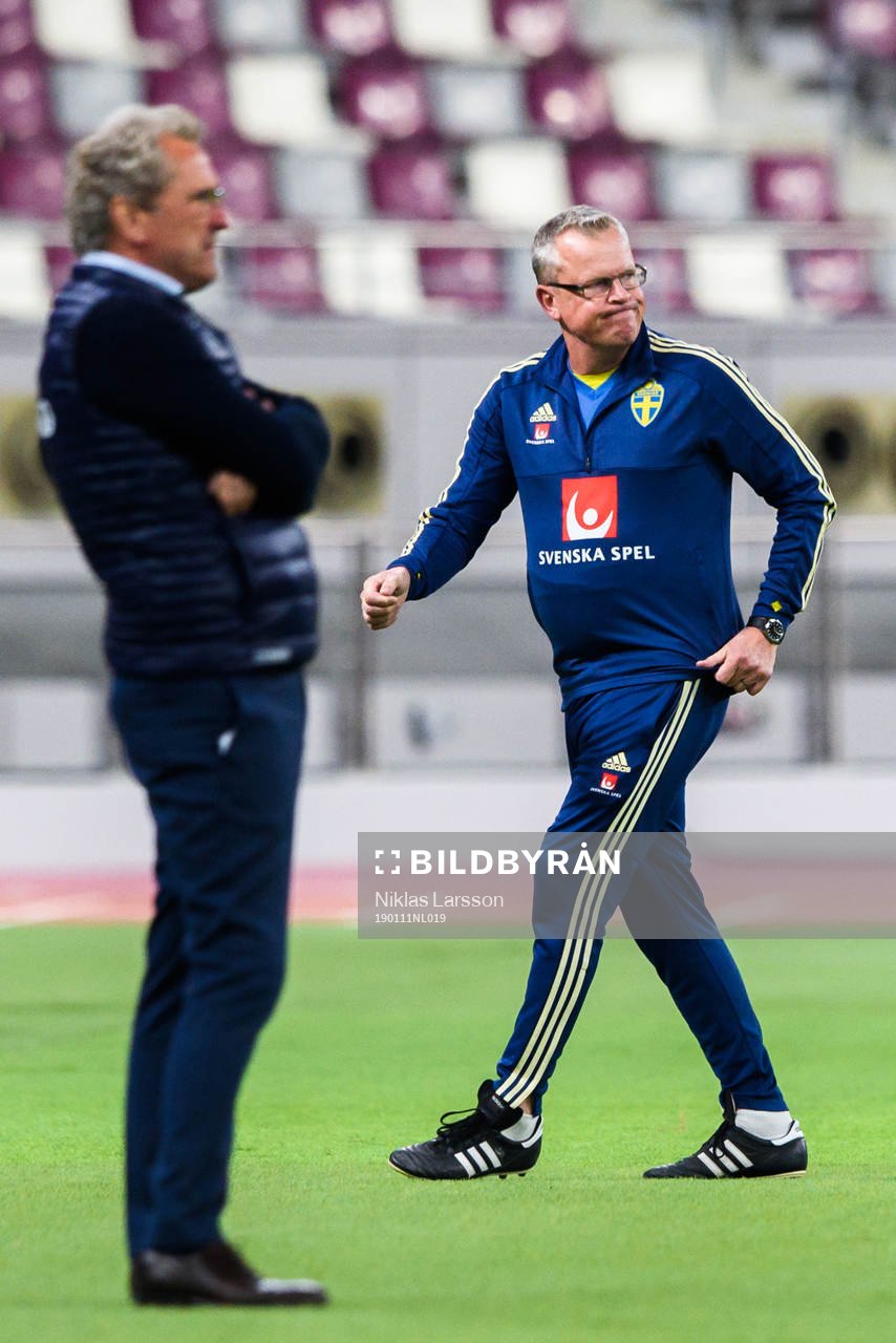 Head coach Erik Hamrén of Iceland and head coach Janne Andersson of Sweden during the international friendly football match between Sweden and Iceland on January 11, 2019 in Doha.