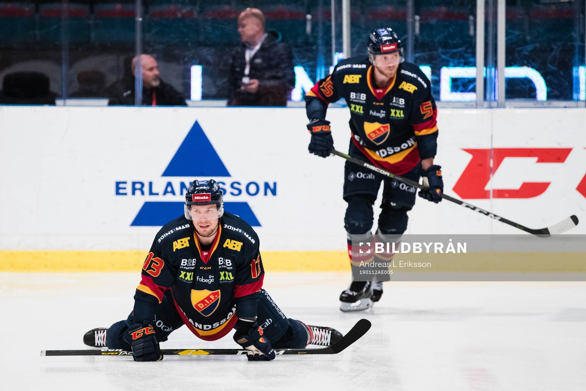 Djurgårdens Petteri Wirtanen och Alexander Urbom värmer